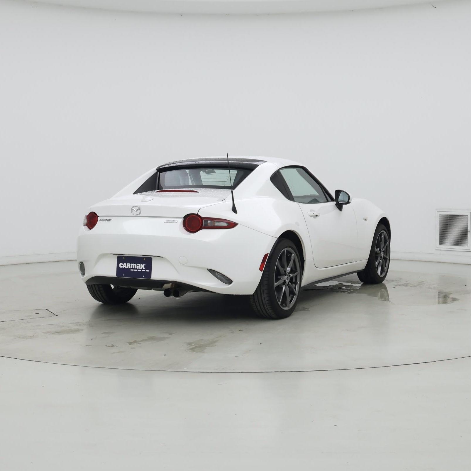 Thumbnail: 2017 Mazda MX-5 Miata - 8