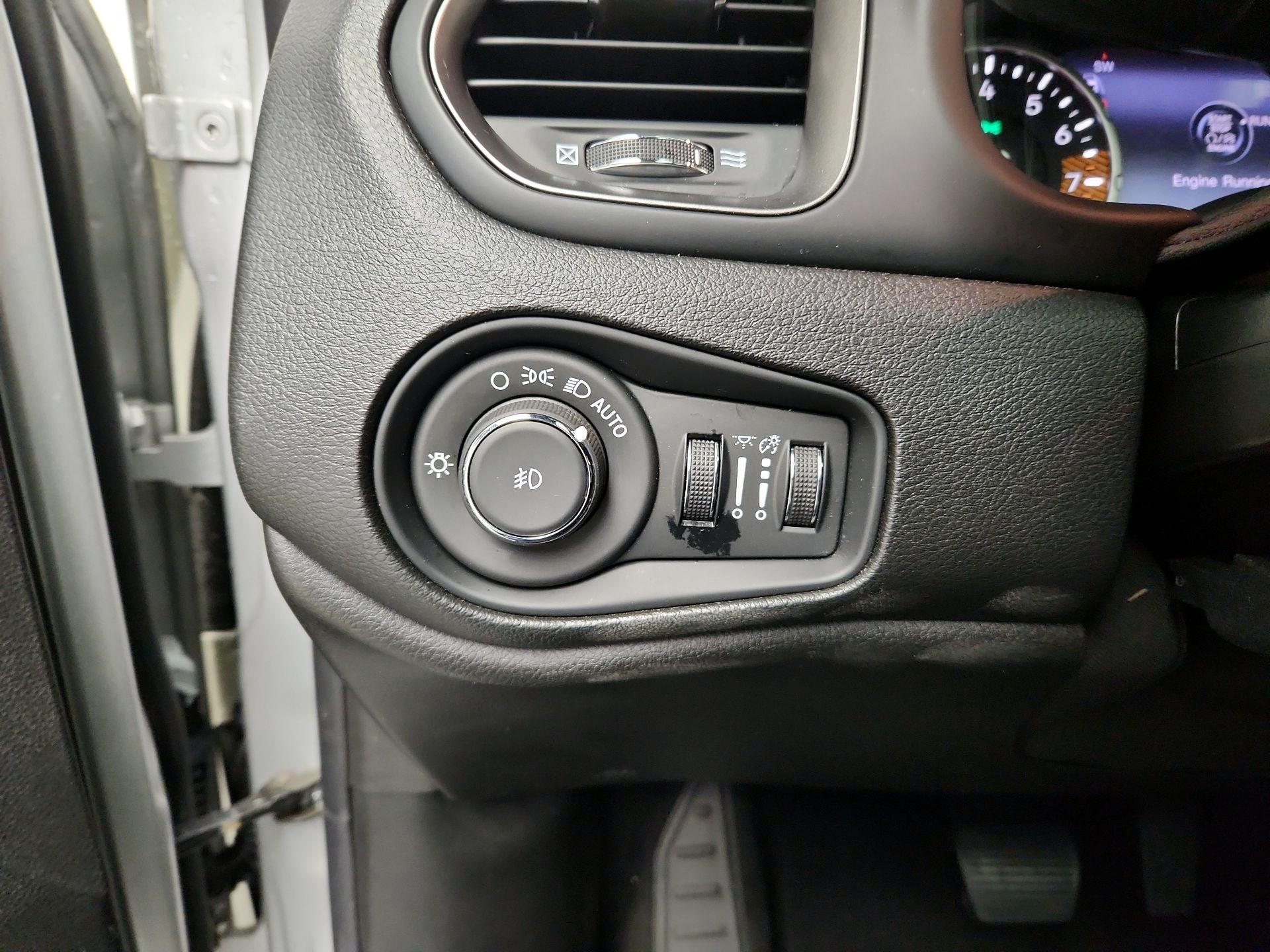 Thumbnail: 2020 Jeep Renegade - 13