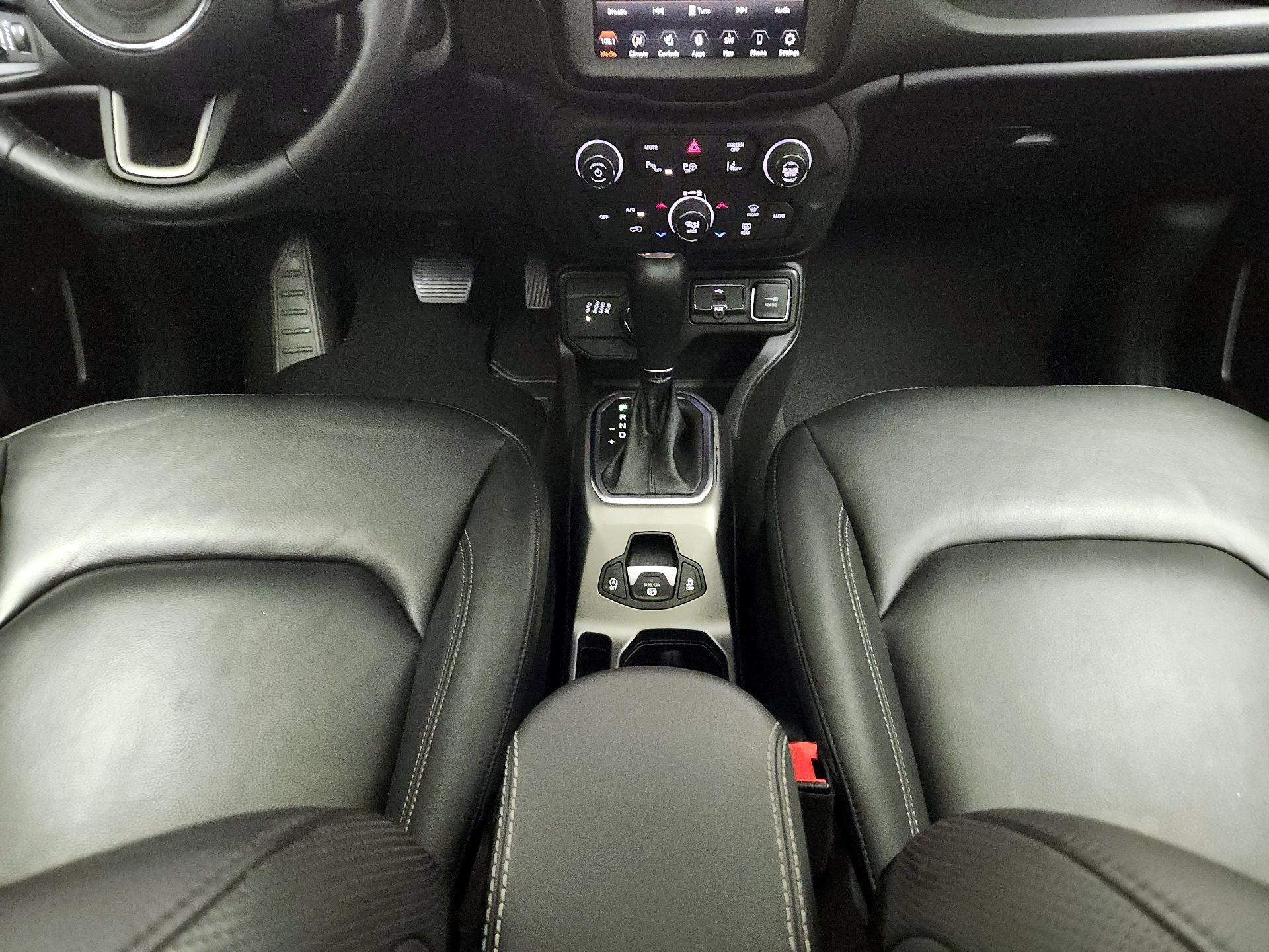 Thumbnail: 2020 Jeep Renegade - 18