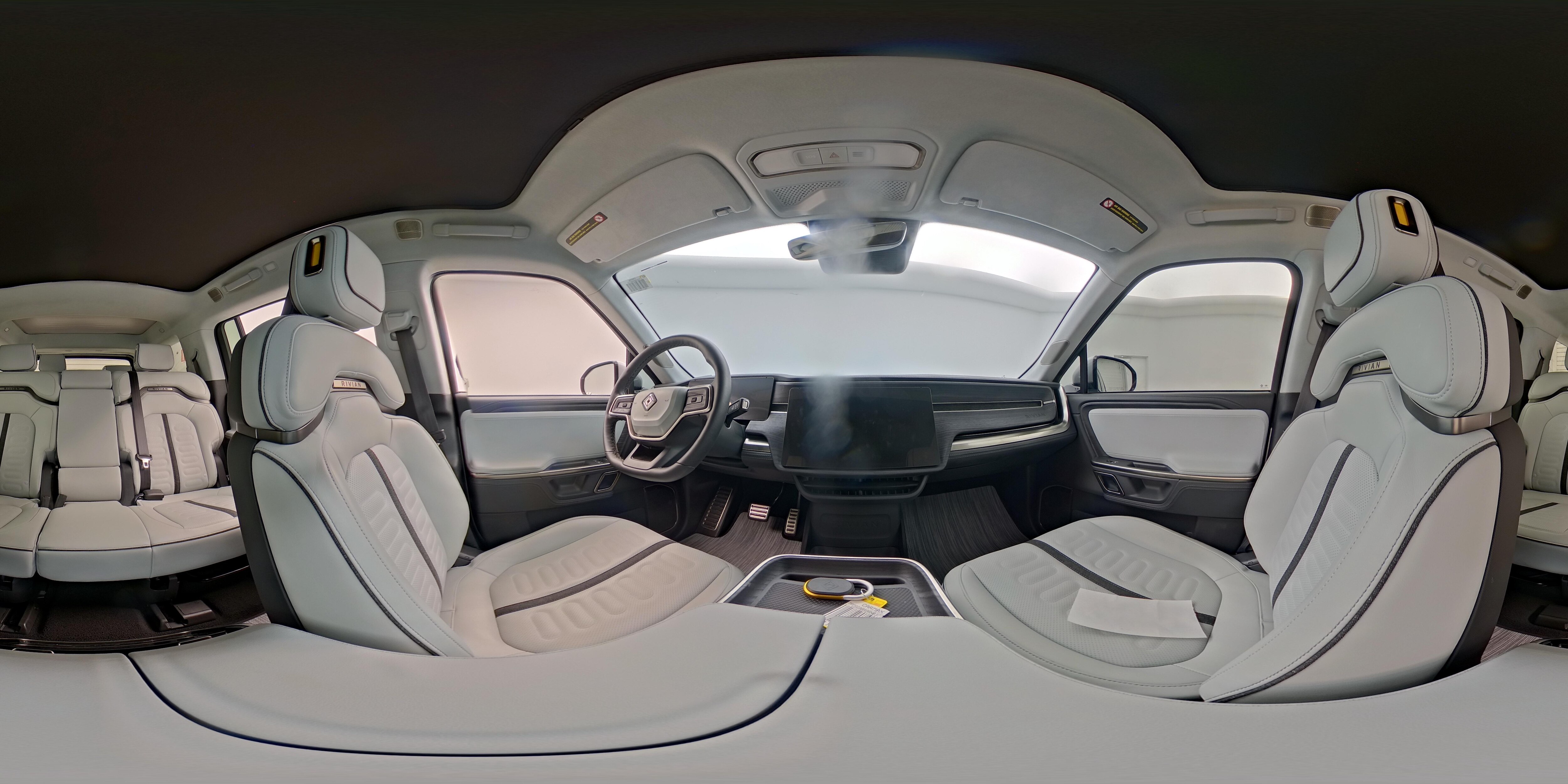 2024 Rivian R1S Adventure - Photo 24