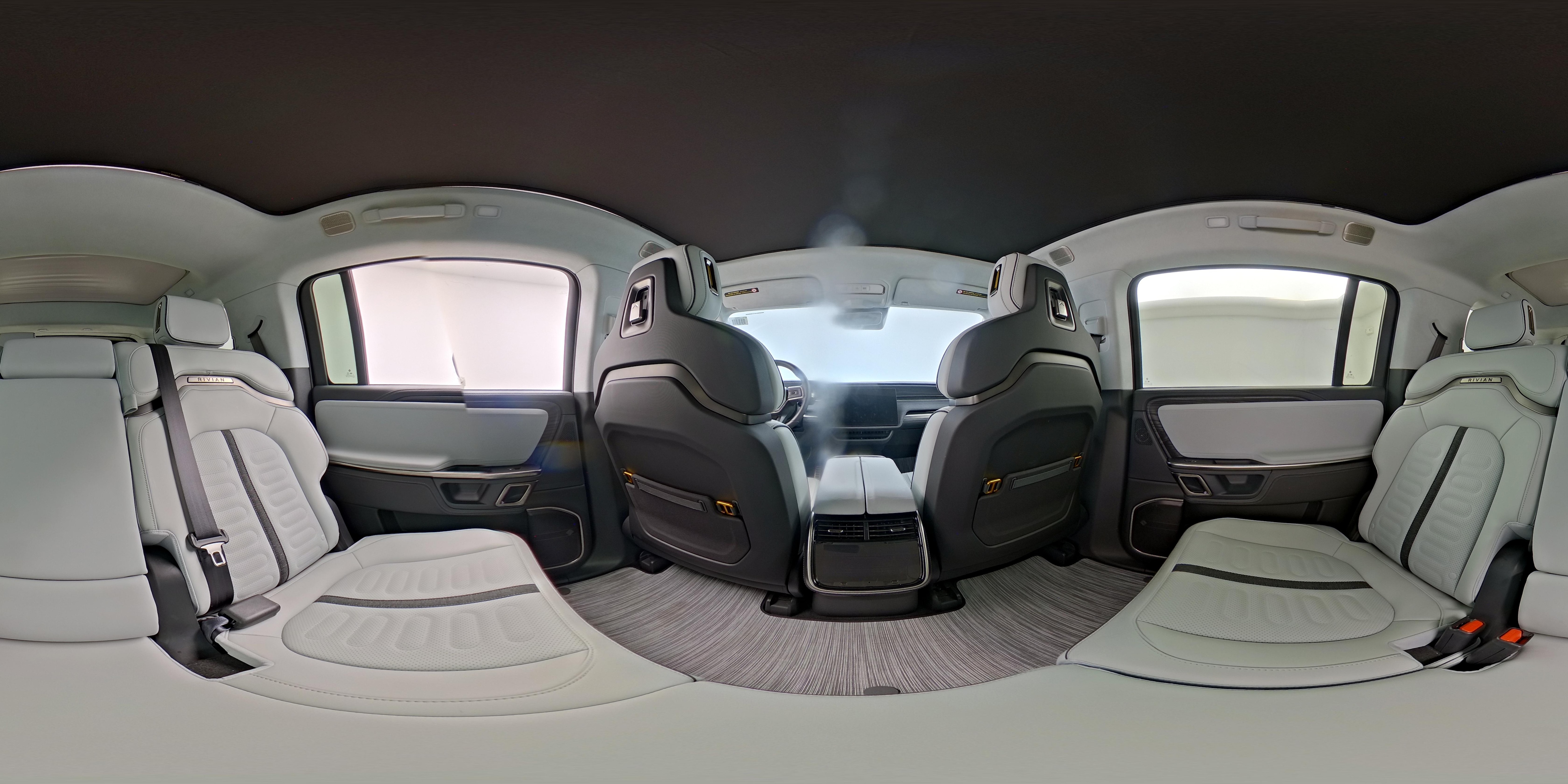 2024 Rivian R1S Adventure - Photo 25
