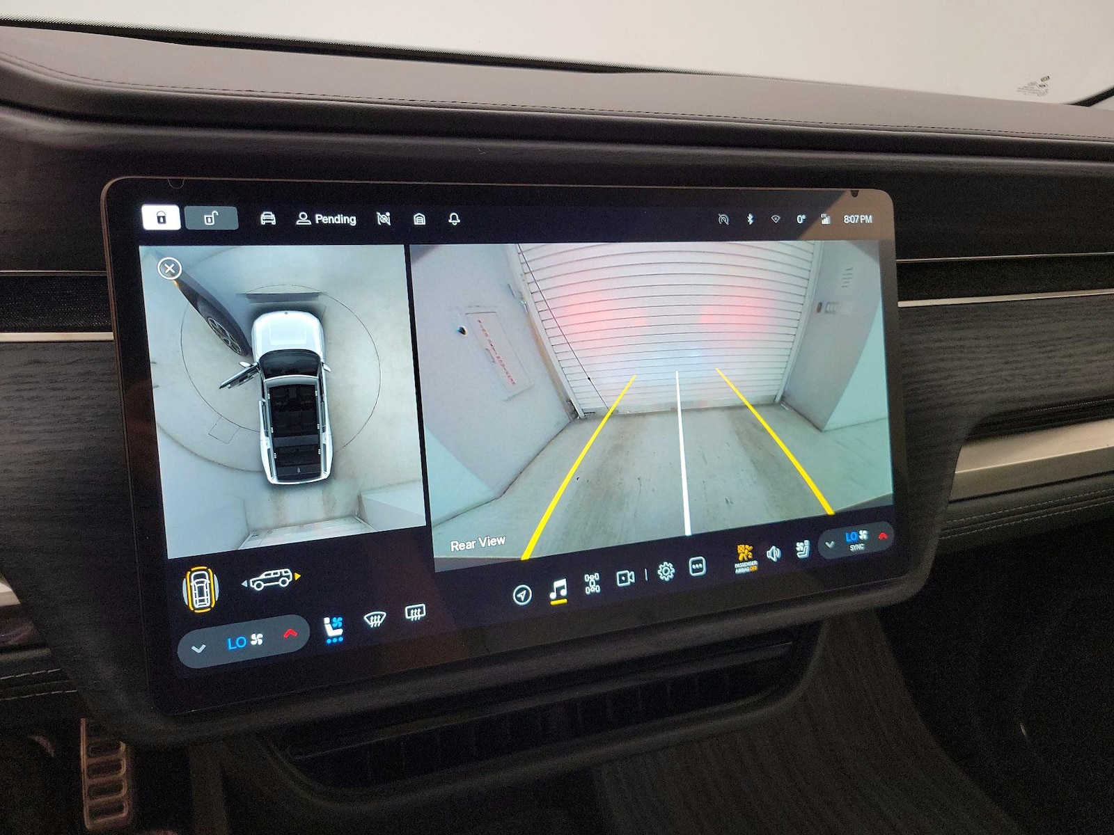 2024 Rivian R1S Adventure - Photo 14