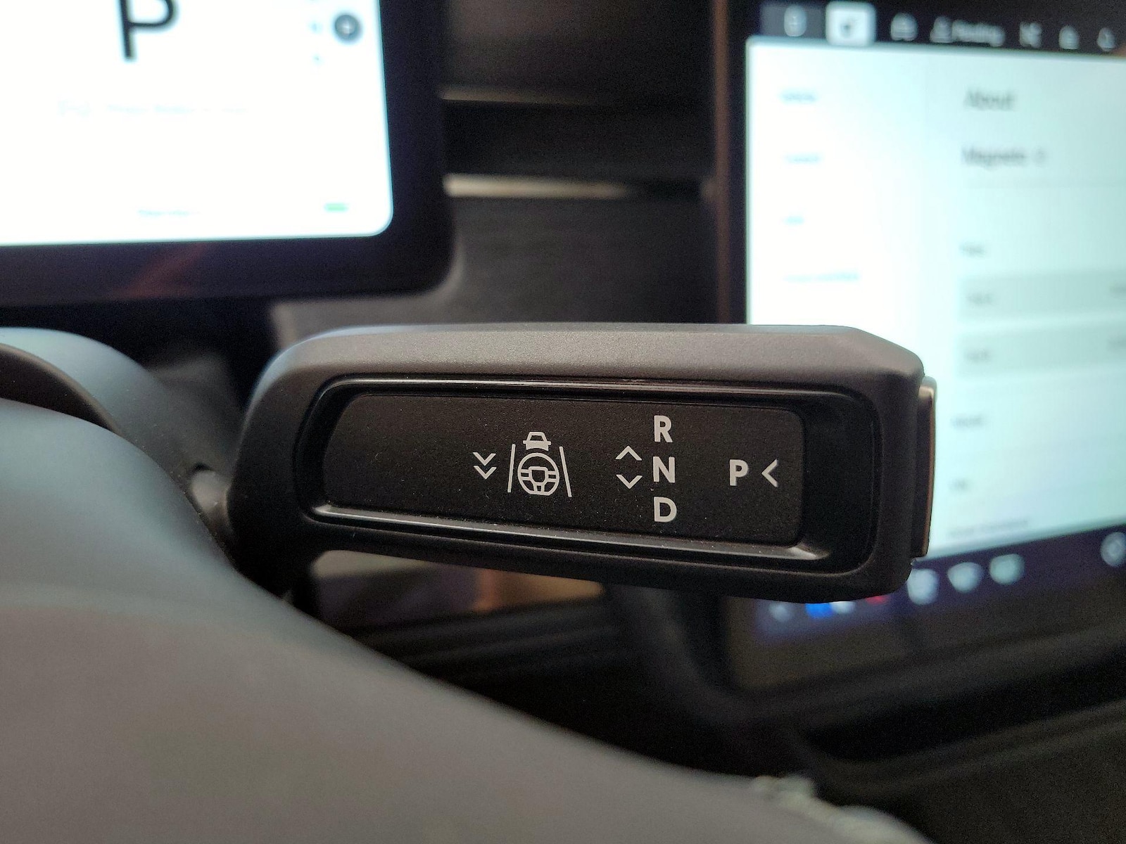 2024 Rivian R1S Adventure - Photo 17