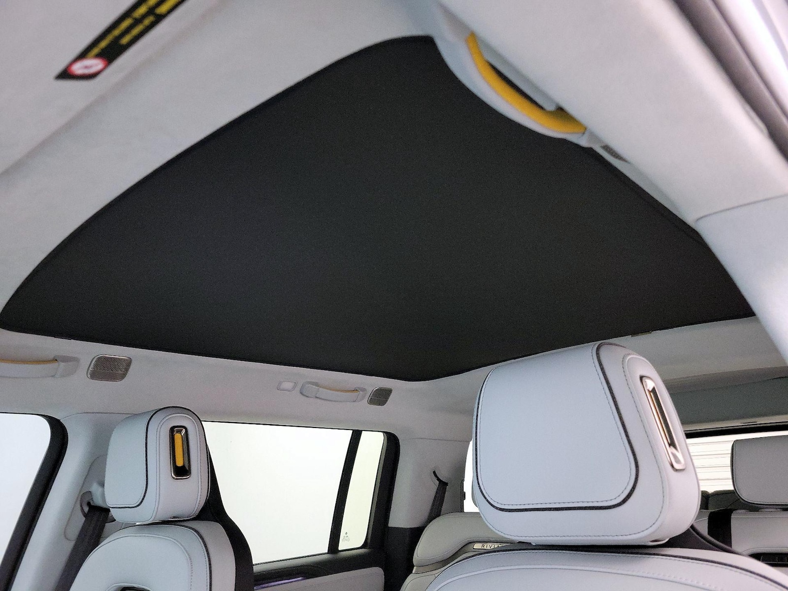2024 Rivian R1S Adventure - Photo 19