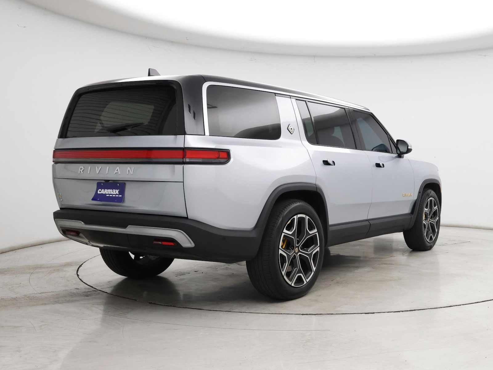 2024 Rivian R1S Adventure - Photo 9