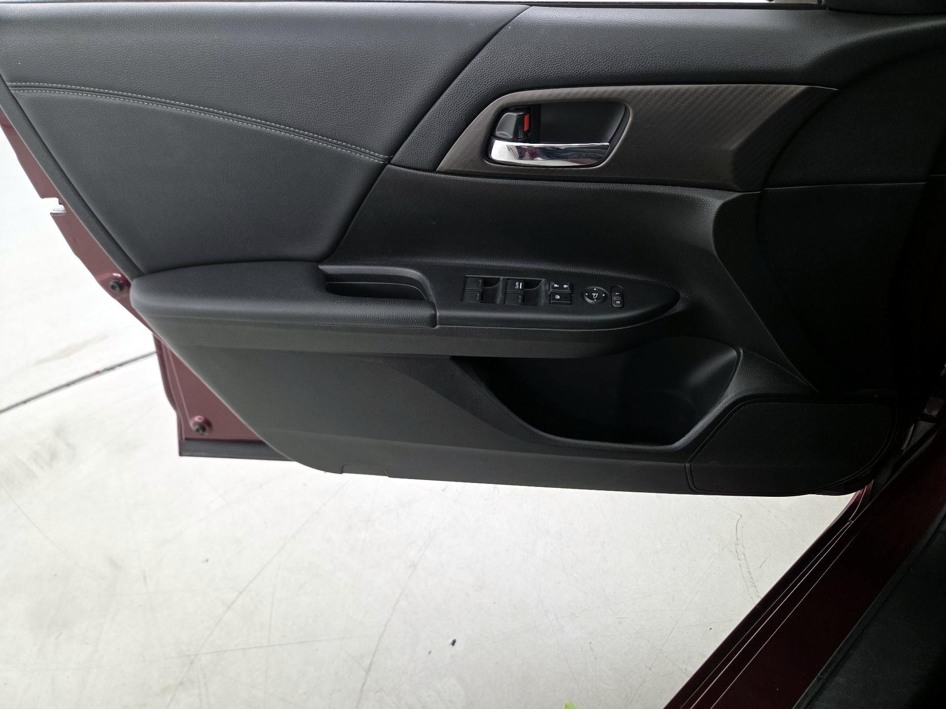Thumbnail: 2016 Honda Accord - 12