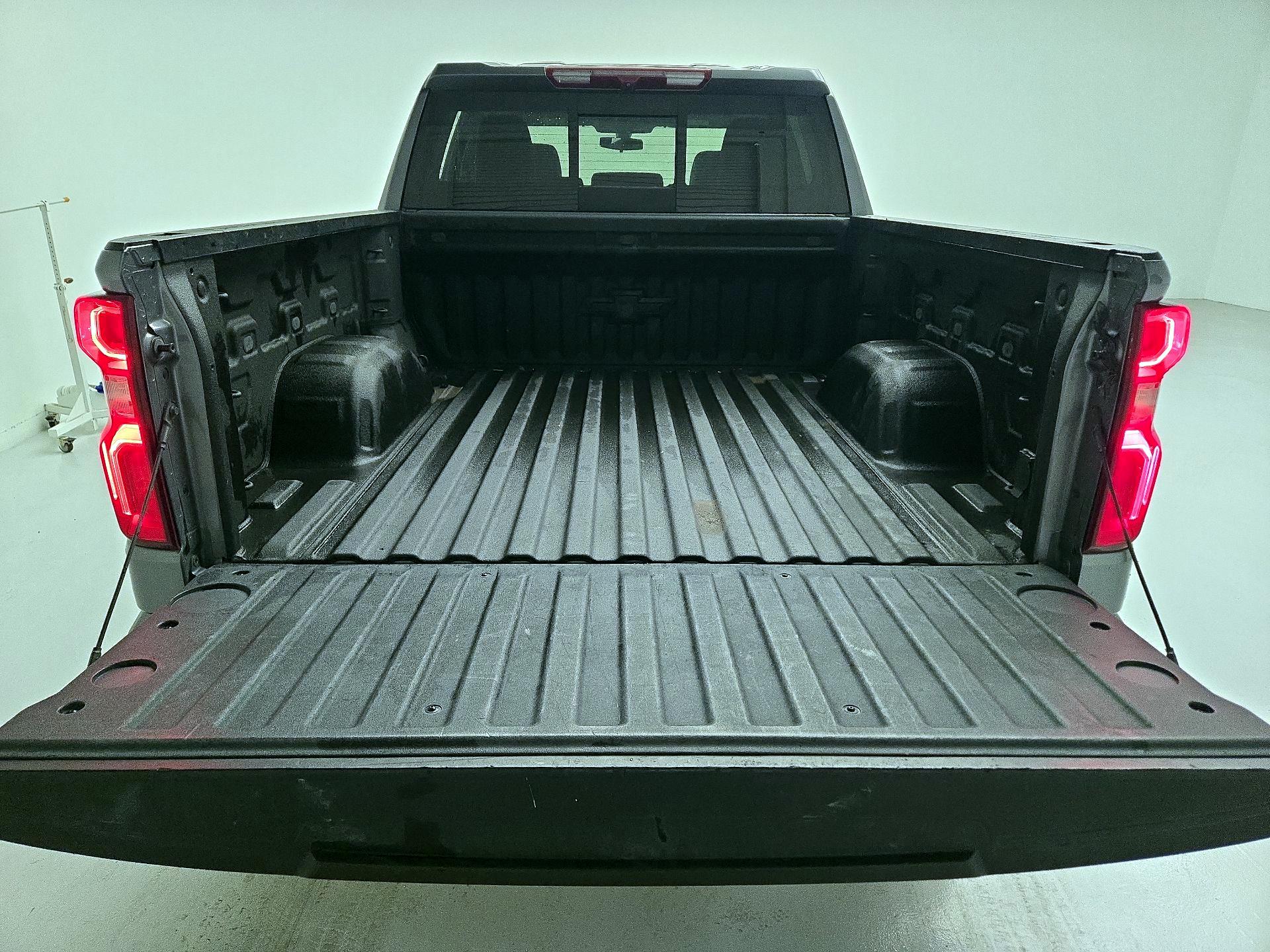 Thumbnail: 2020 Chevrolet Silverado 1500 - 18