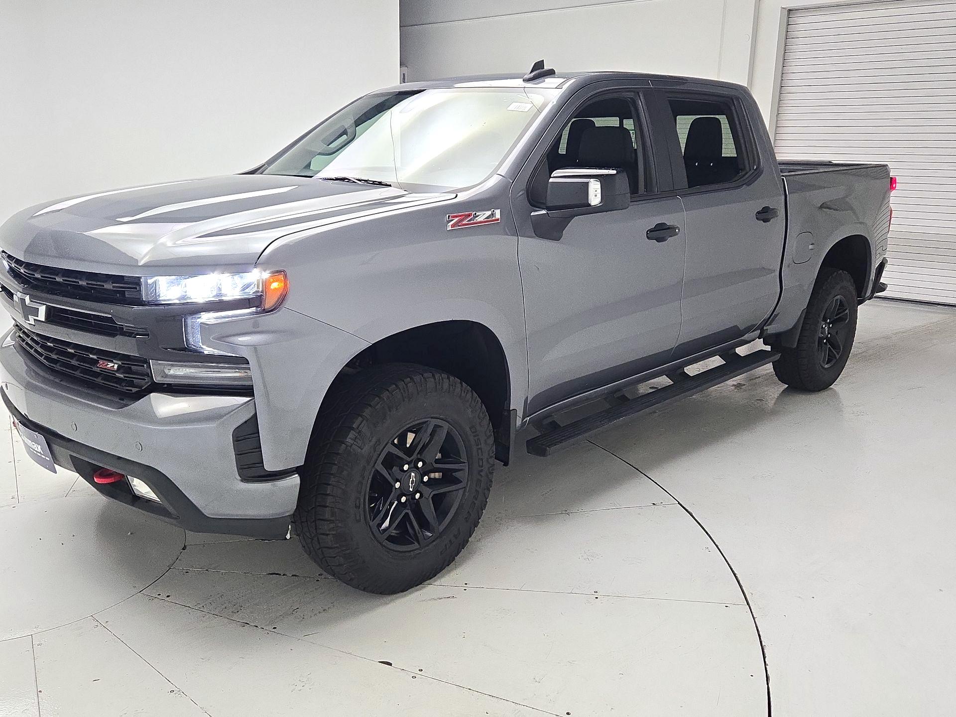 Thumbnail: 2020 Chevrolet Silverado 1500 - 3