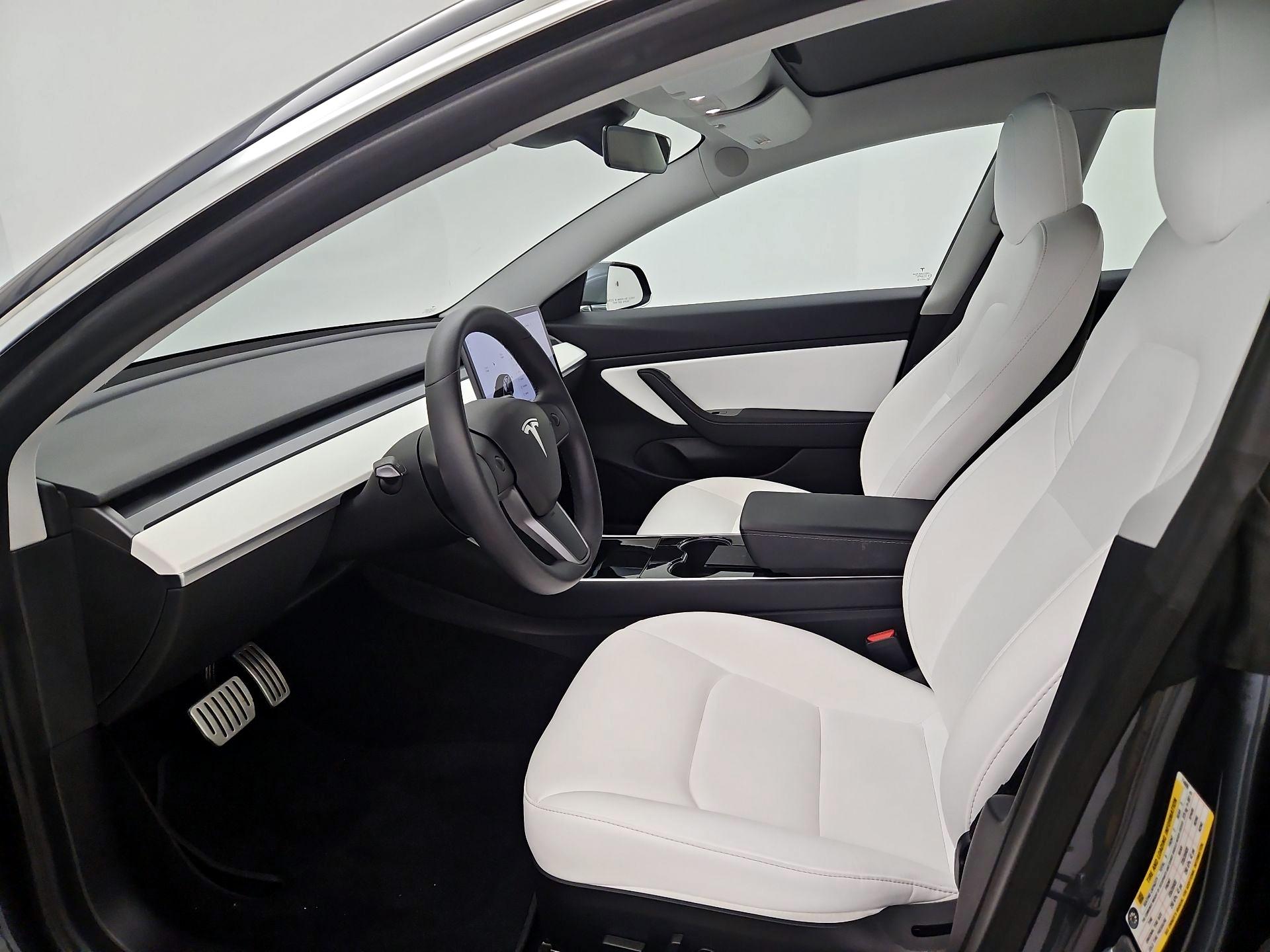 Thumbnail: 2020 Tesla Model 3 - 11