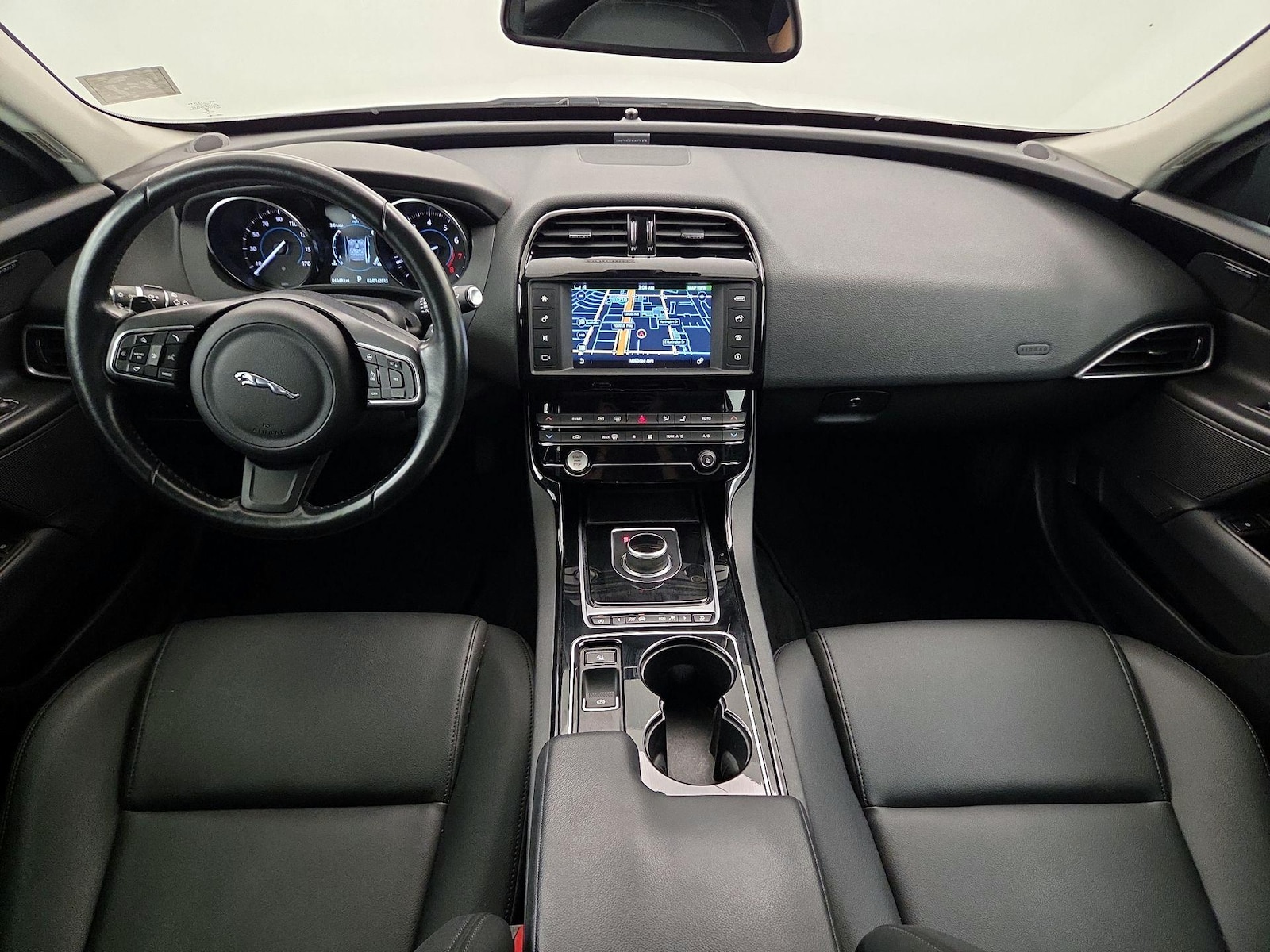 2017 Jaguar XE Premium - Photo 10