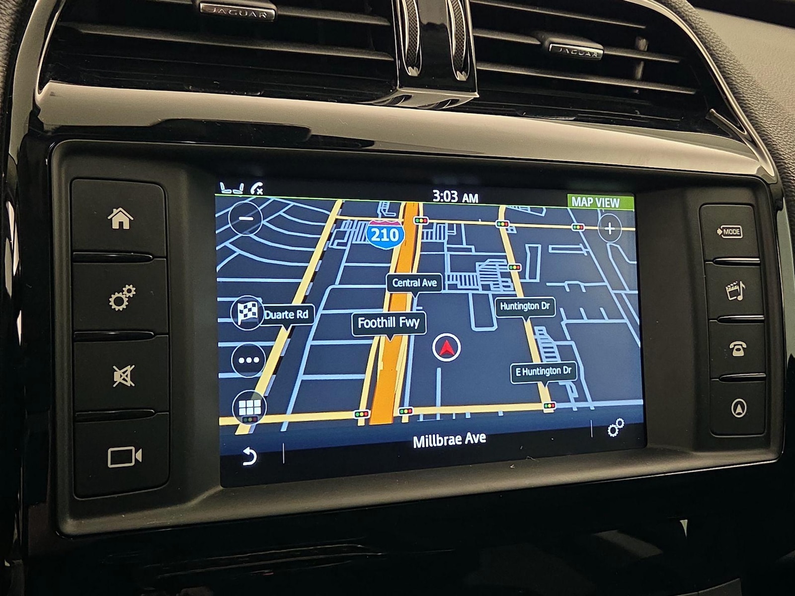 2017 Jaguar XE Premium - Photo 15