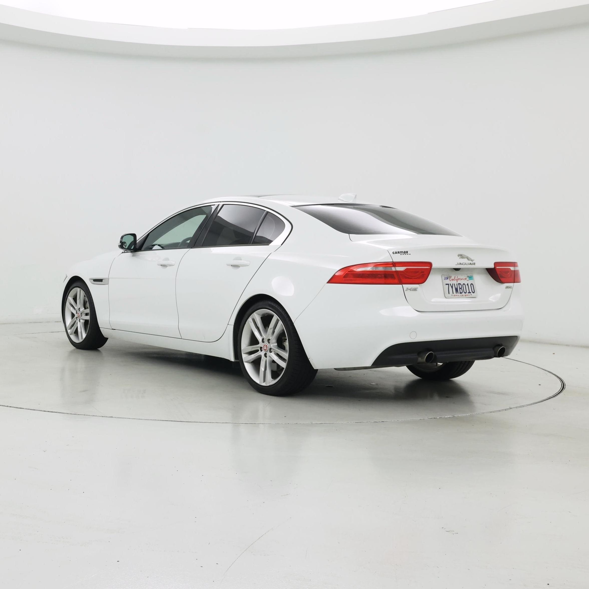 Thumbnail: 2017 Jaguar XE - 2
