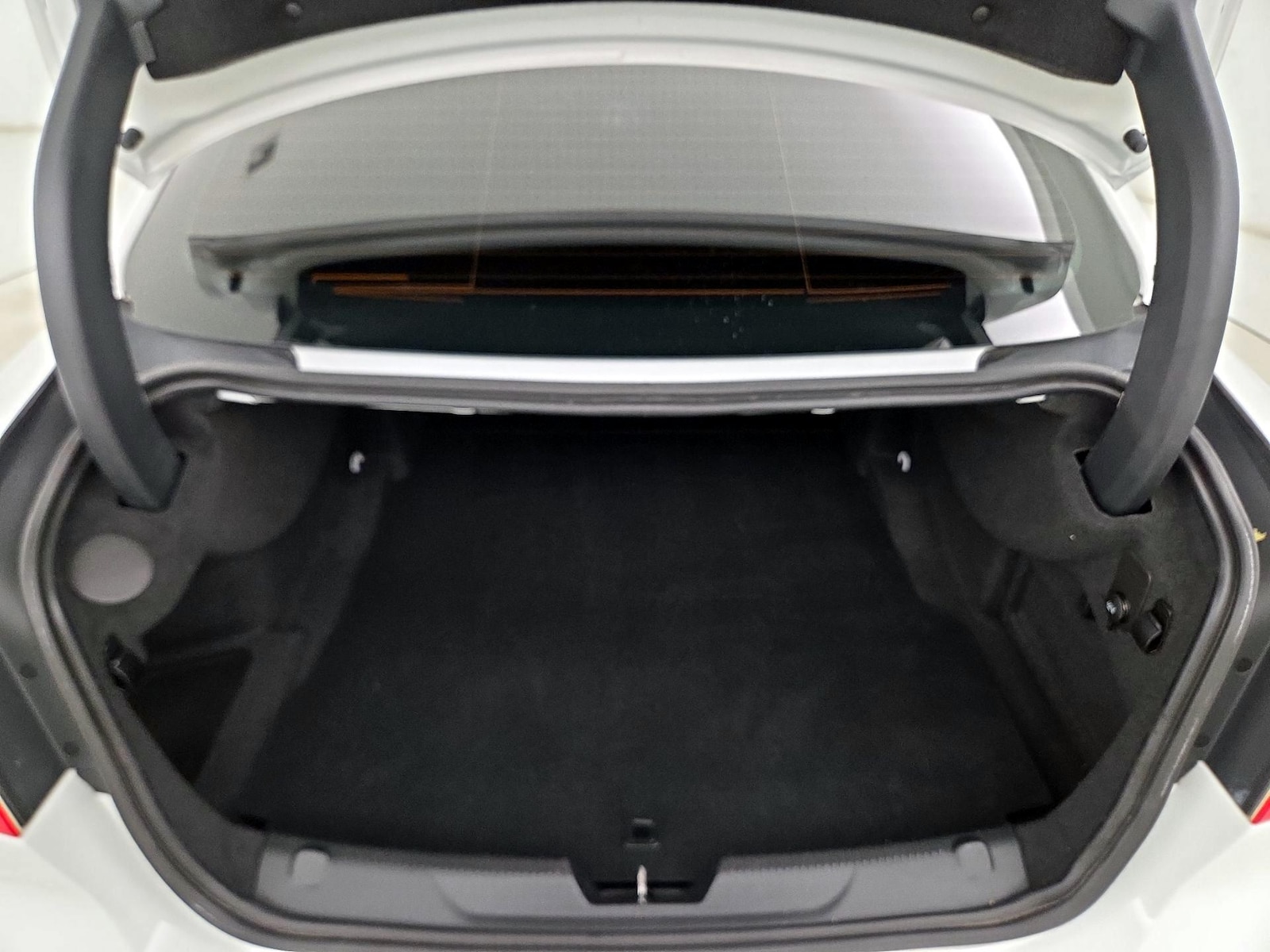 2017 Jaguar XE Premium - Photo 23