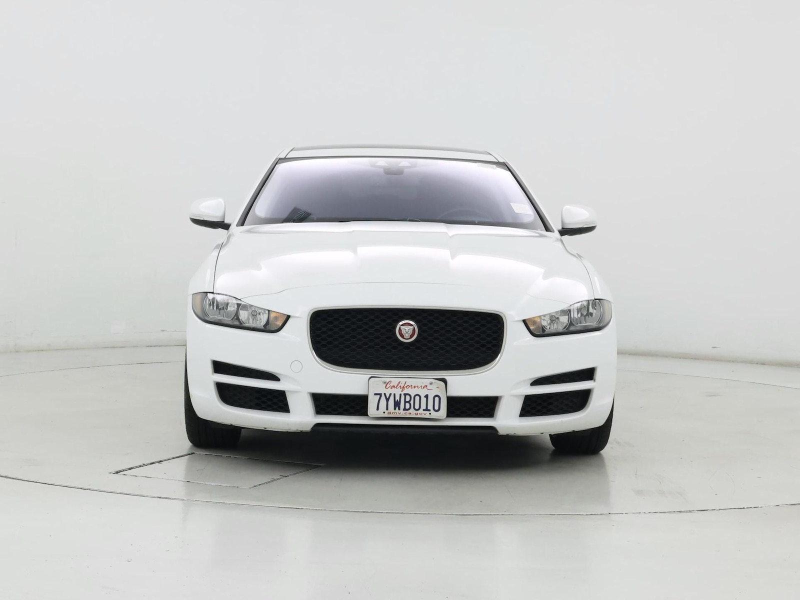 2017 Jaguar XE Premium - Photo 6