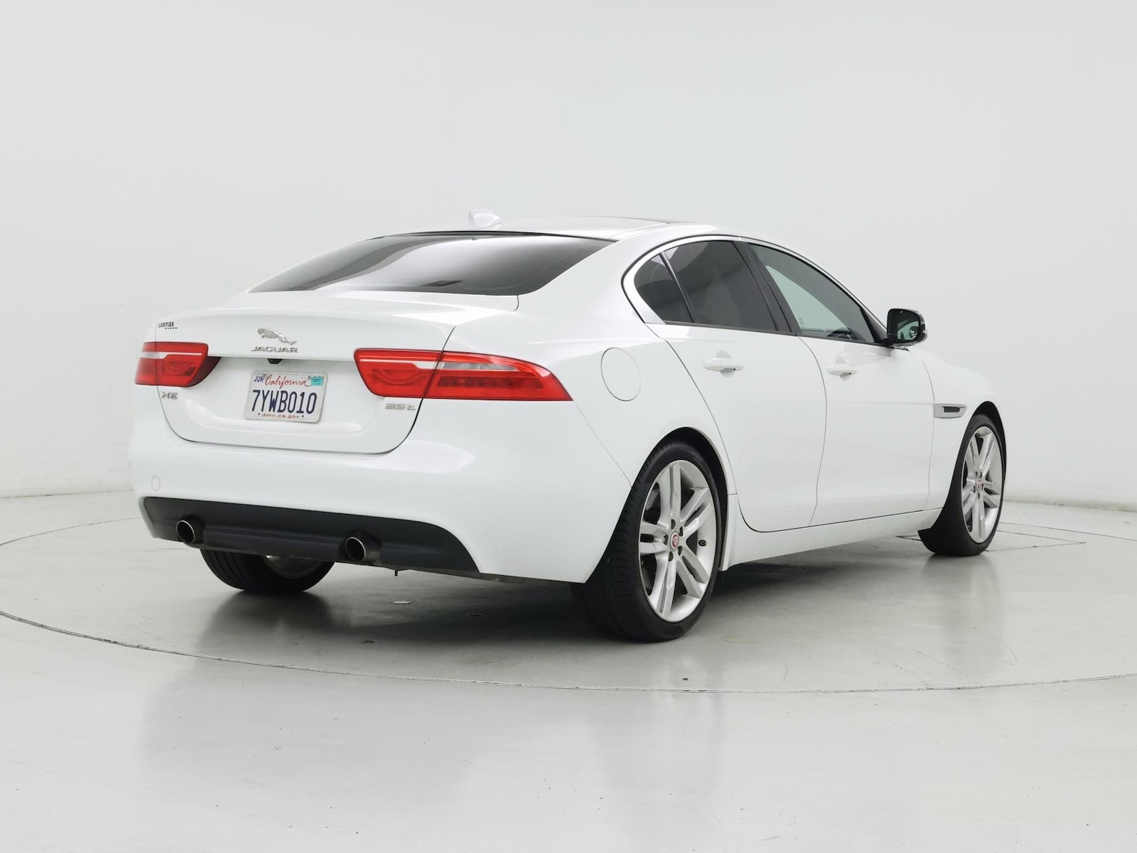 2017 Jaguar XE Premium - Photo 9