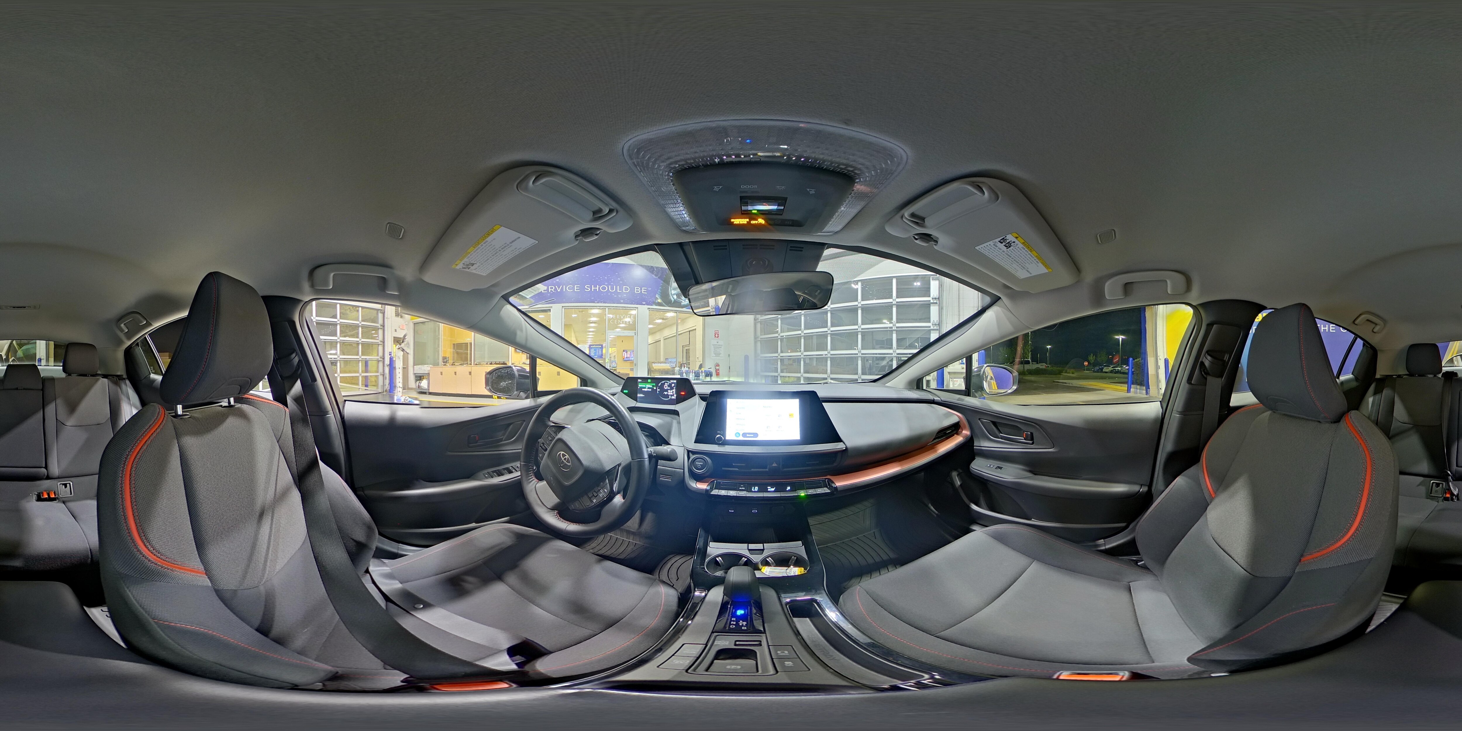 2025 Toyota Prius SE - Photo 18