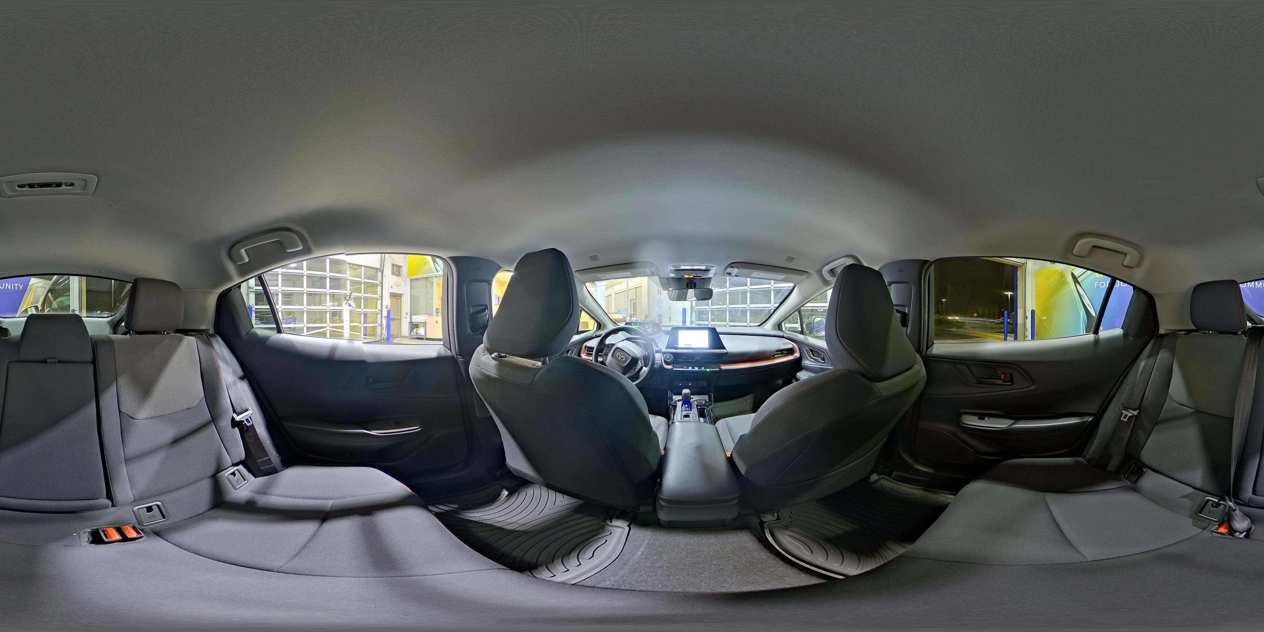 2025 Toyota Prius SE - Photo 19