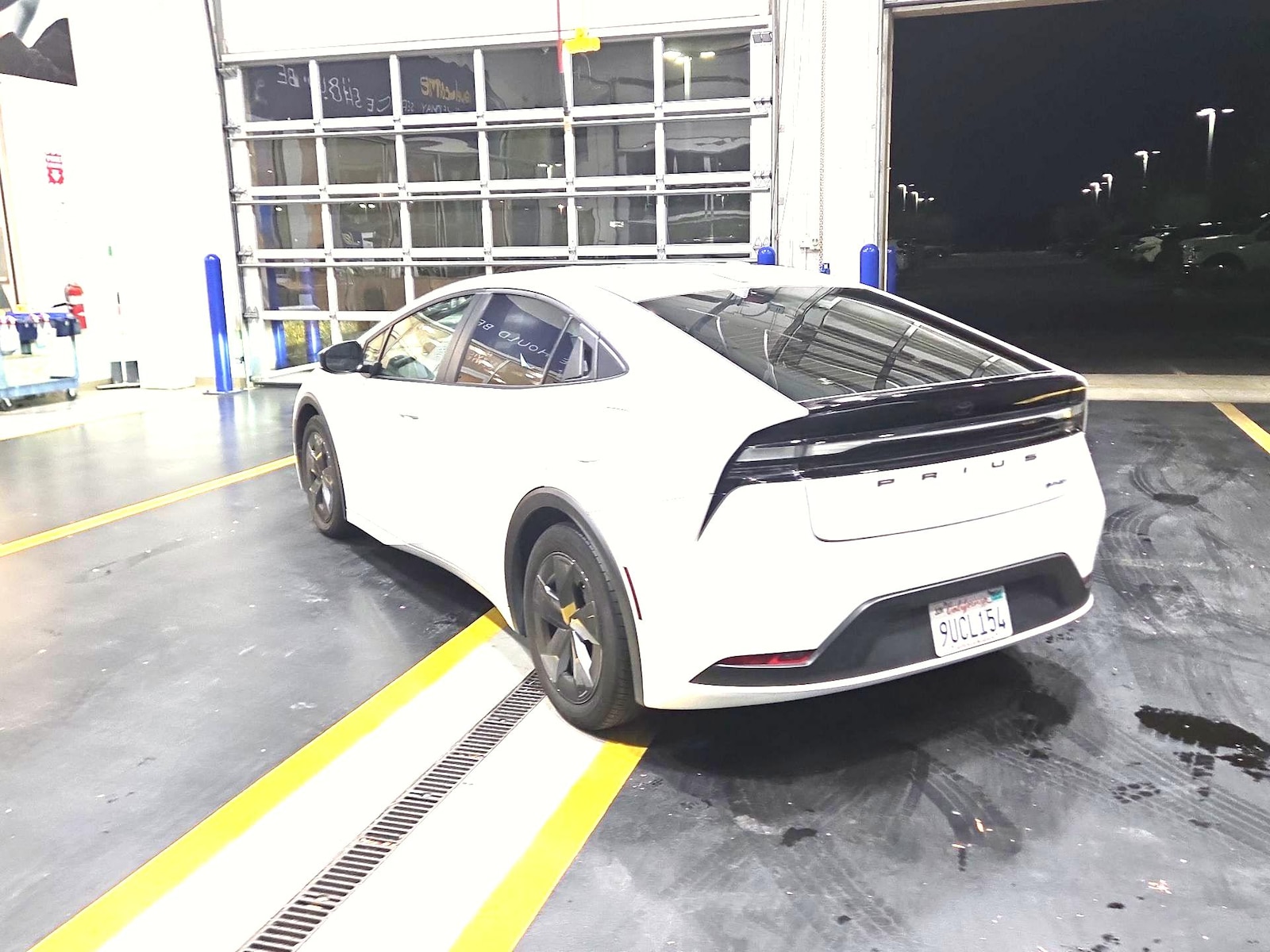 2025 Toyota Prius SE - Photo 7