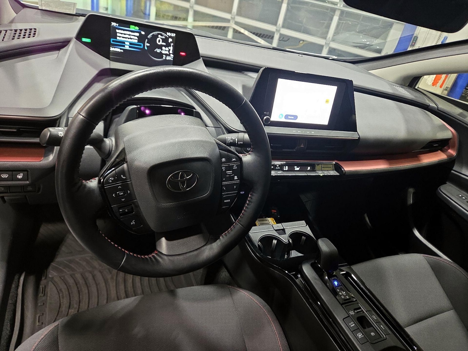 2025 Toyota Prius SE - Photo 8