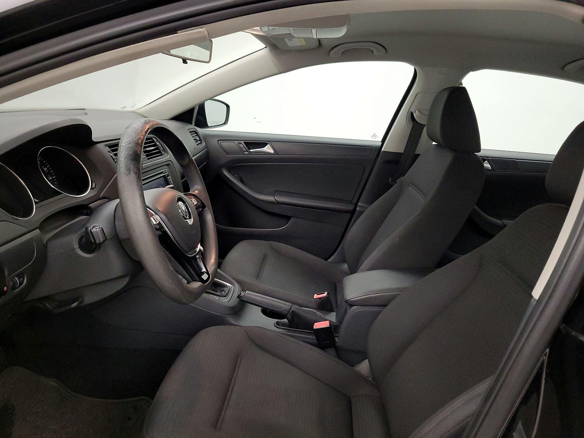 Thumbnail: 2015 Volkswagen Jetta - 9
