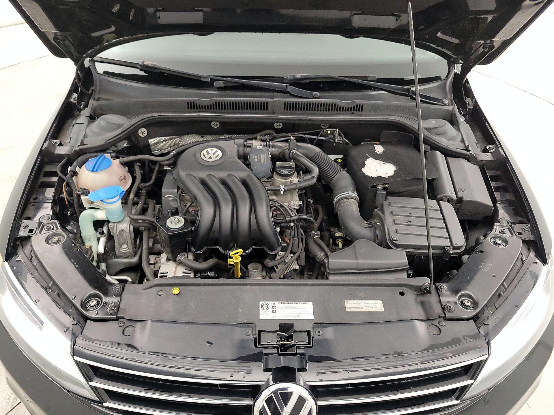 Thumbnail: 2015 Volkswagen Jetta - 19
