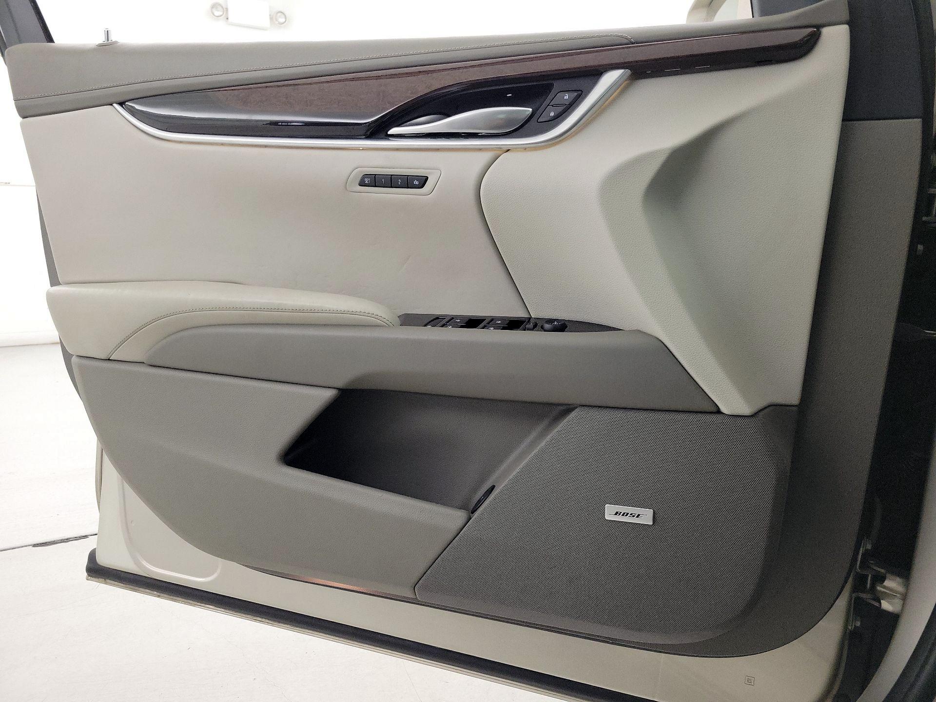 Thumbnail: 2016 Cadillac XTS - 12
