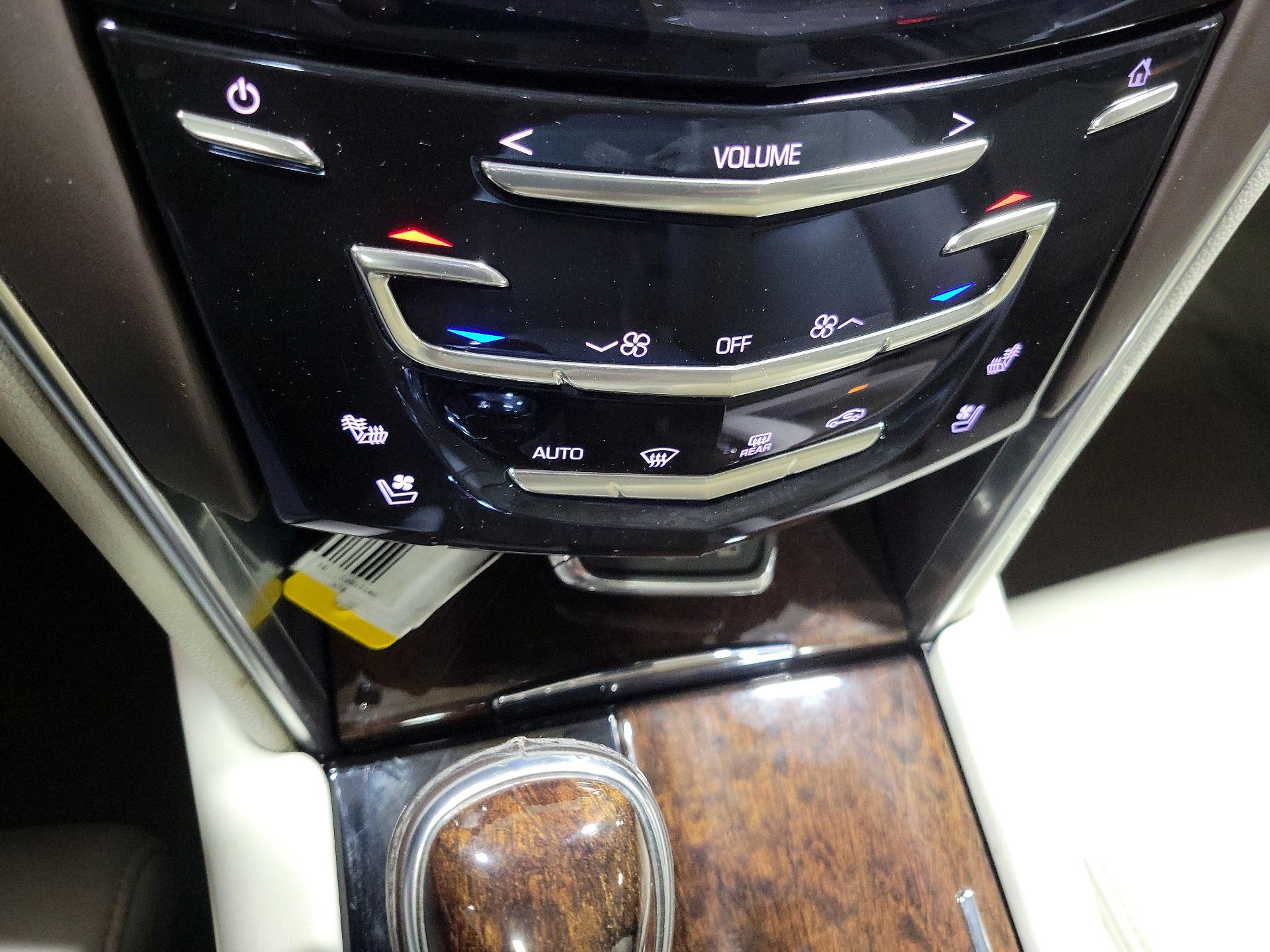 Thumbnail: 2016 Cadillac XTS - 17