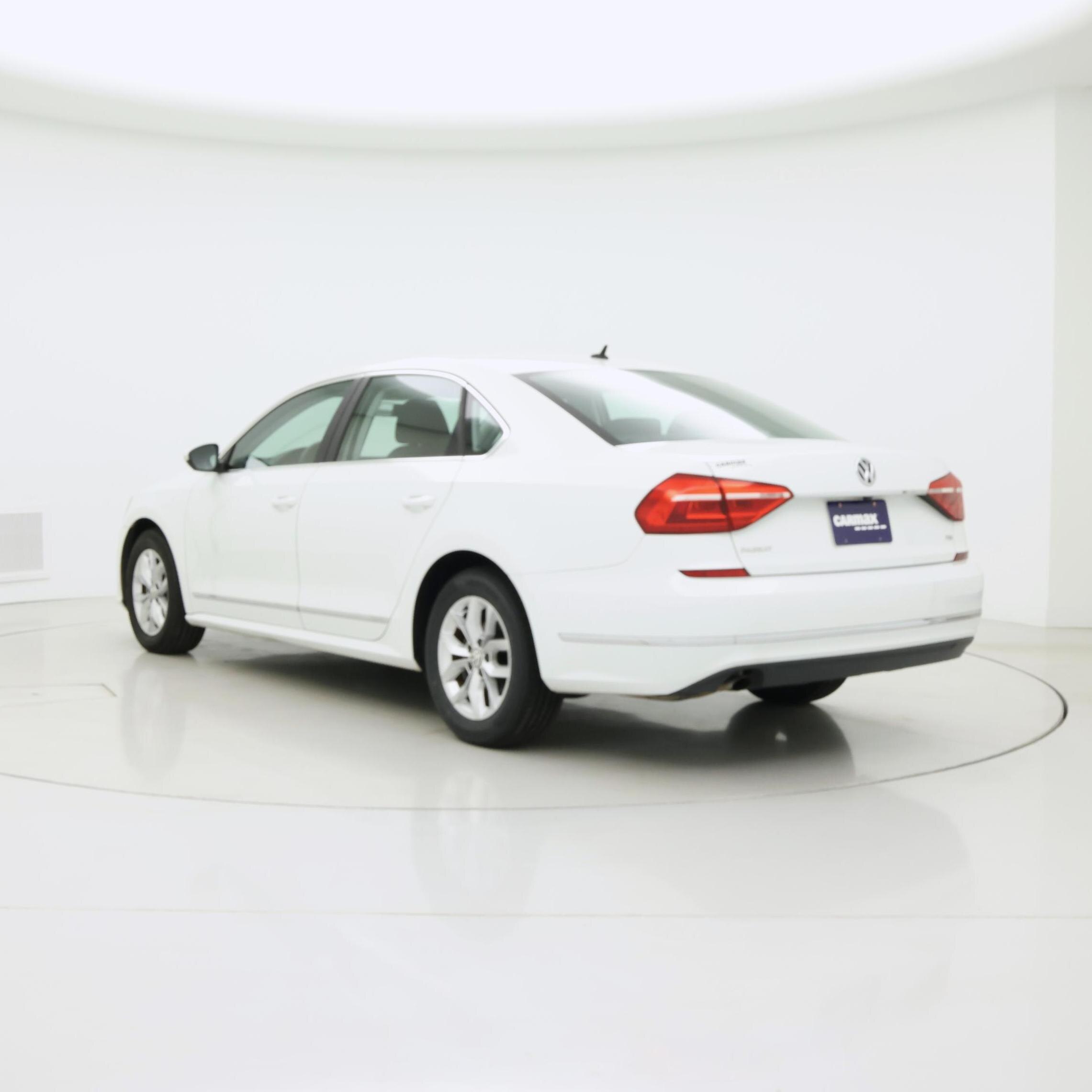 Thumbnail: 2016 Volkswagen Passat - 2