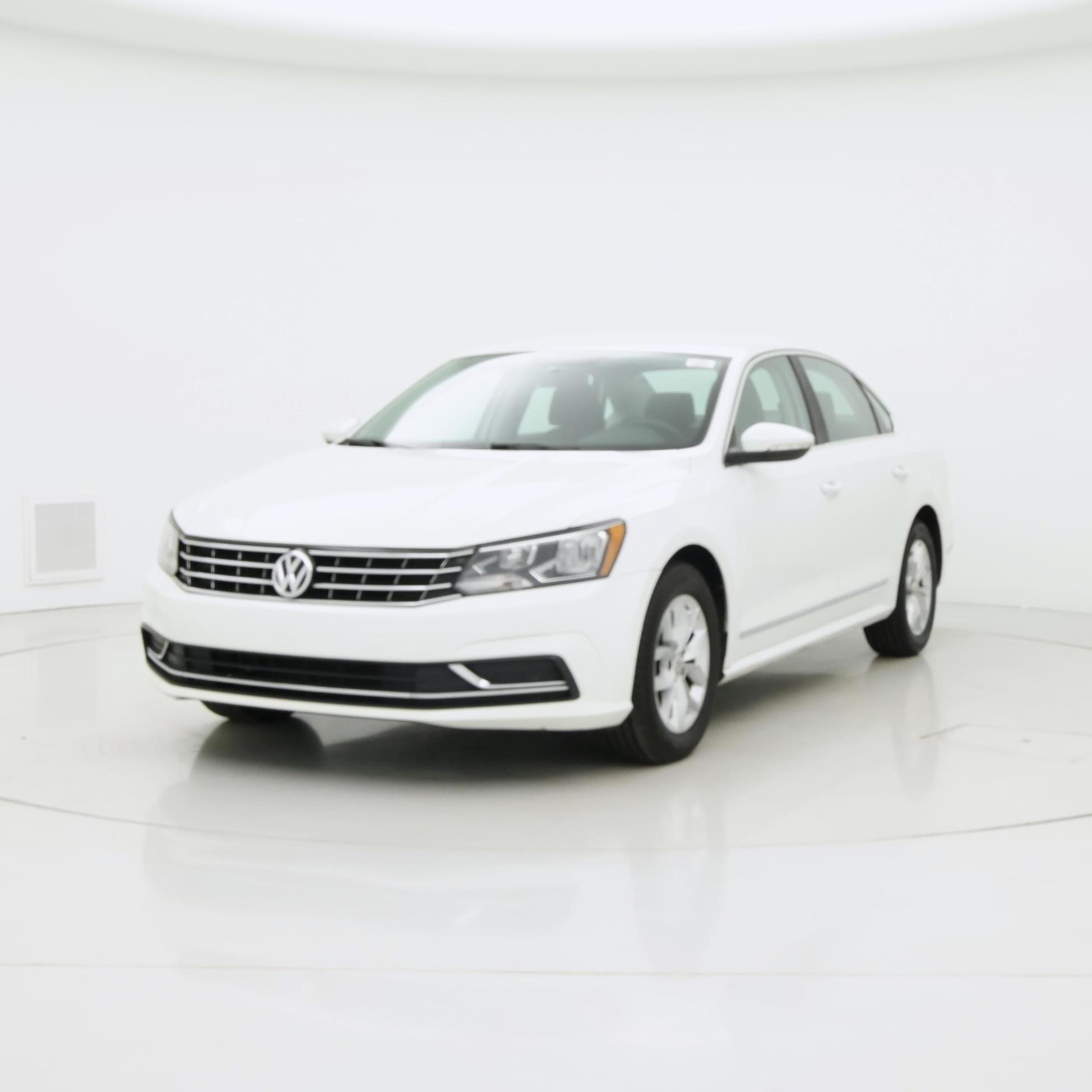 Thumbnail: 2016 Volkswagen Passat - 4