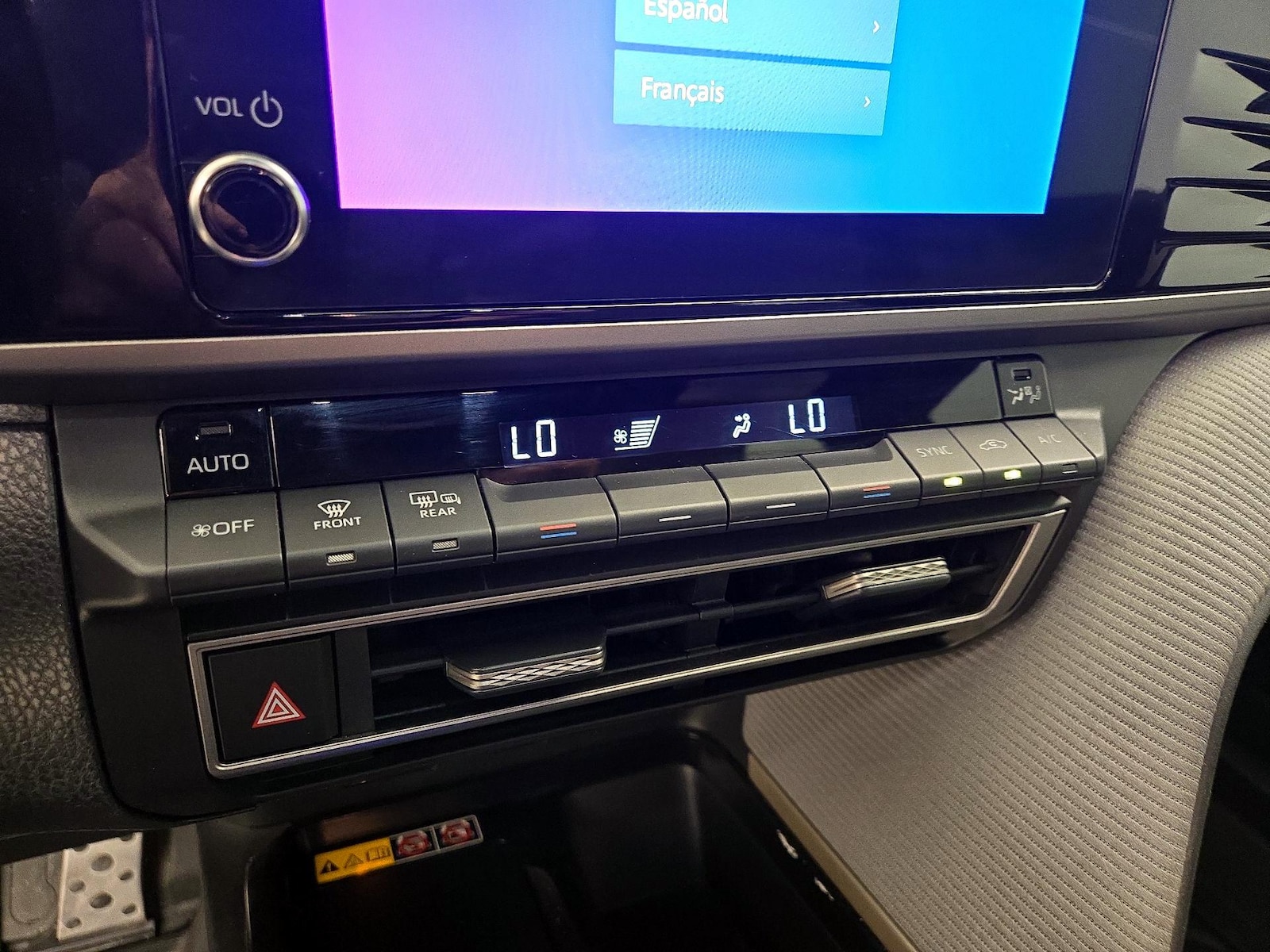 2025 Toyota Camry SE - Photo 18