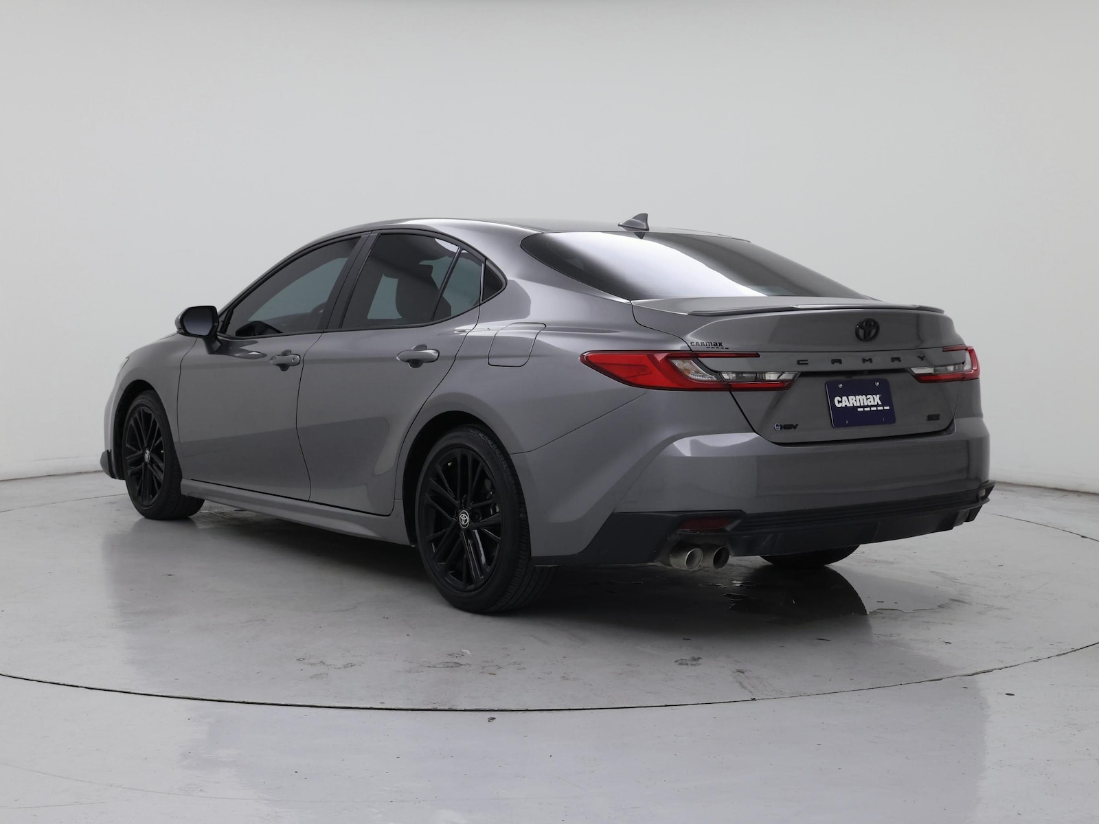 2025 Toyota Camry SE - Photo 3