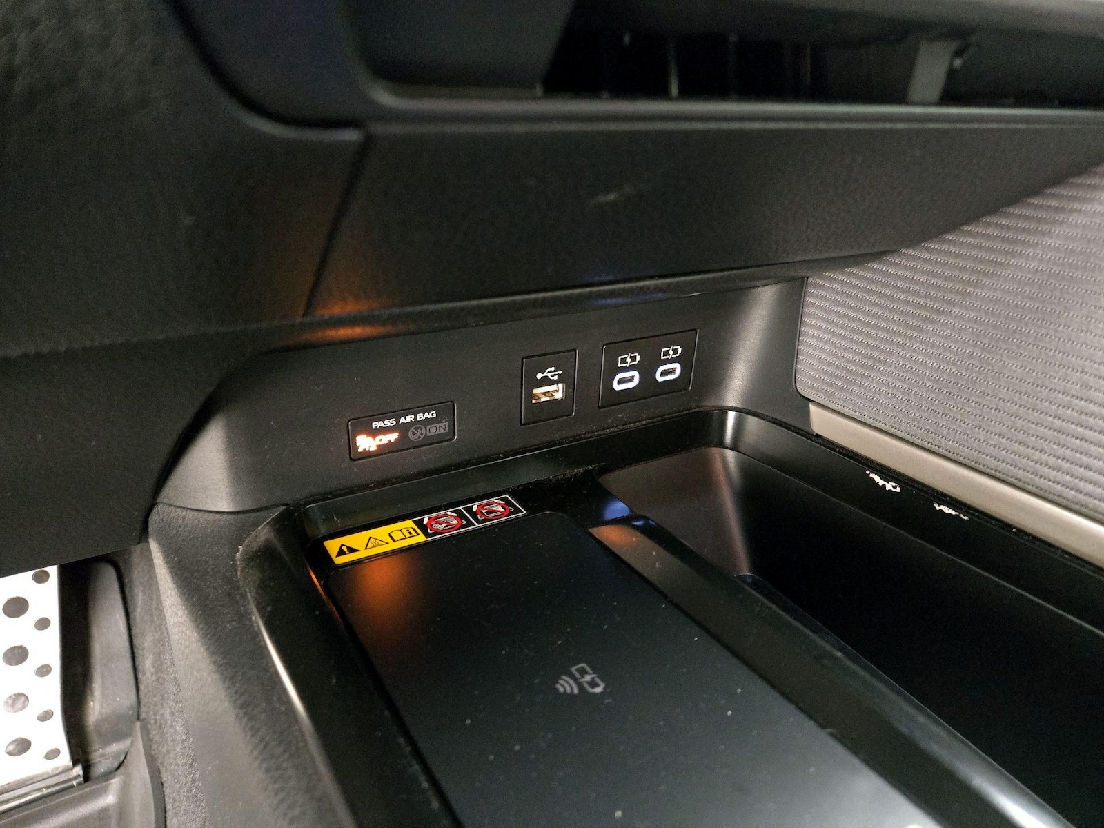 2025 Toyota Camry SE - Photo 20