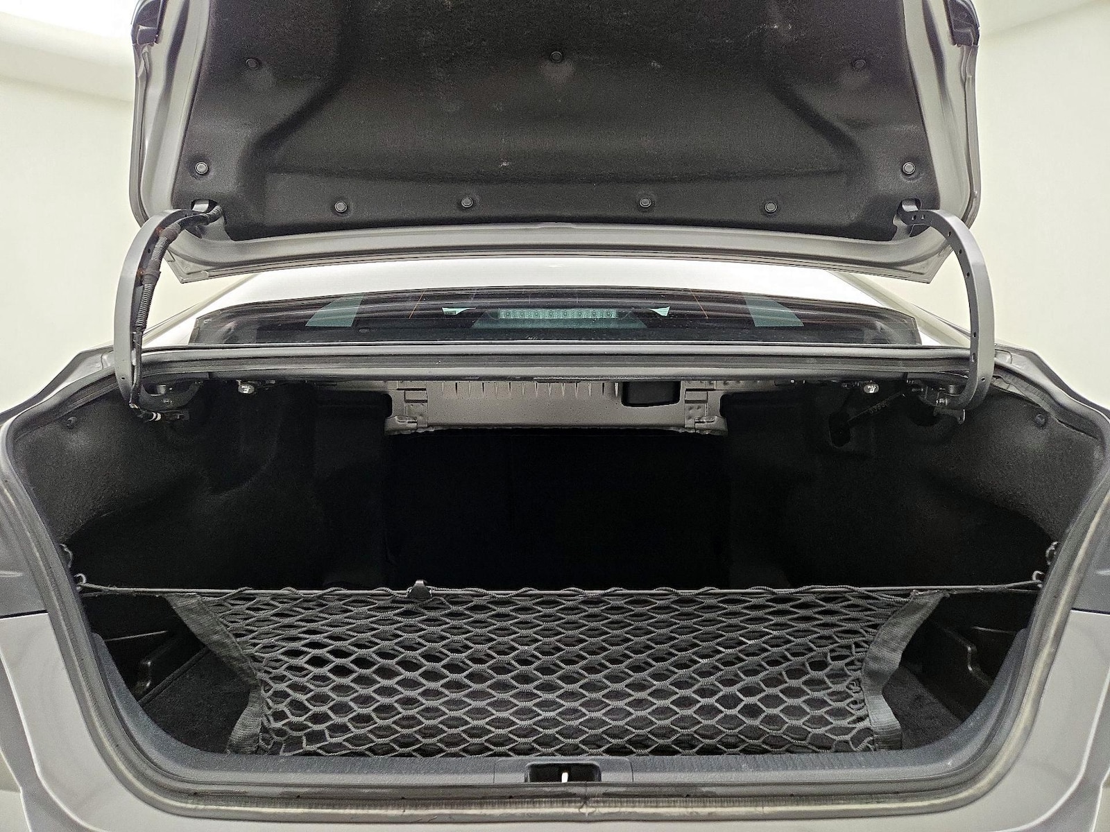 2025 Toyota Camry SE - Photo 22