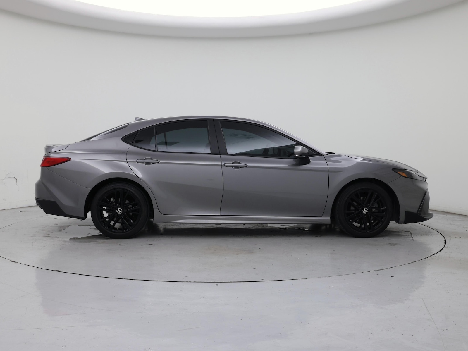 2025 Toyota Camry SE - Photo 8