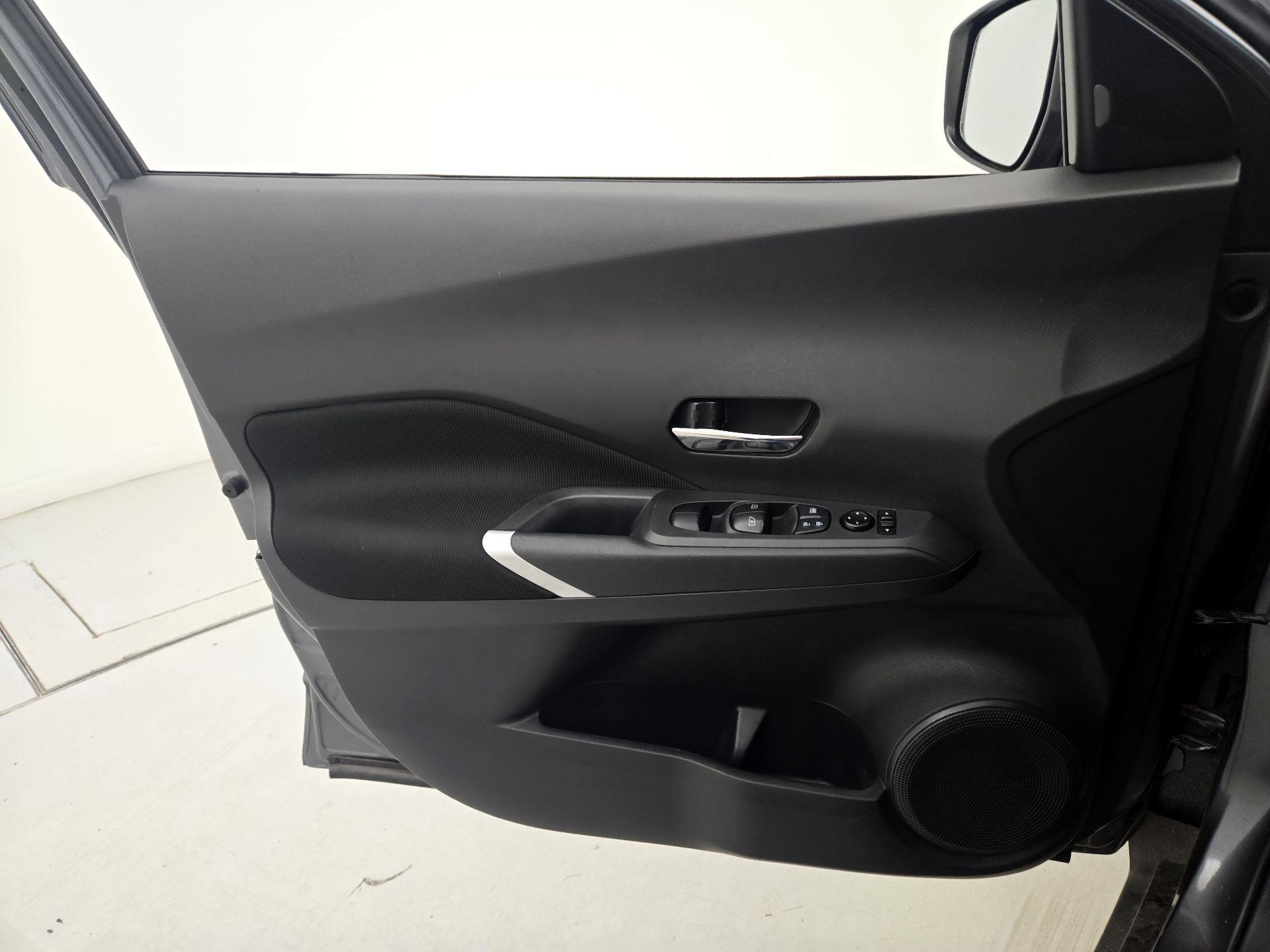 Thumbnail: 2021 Nissan Kicks - 12