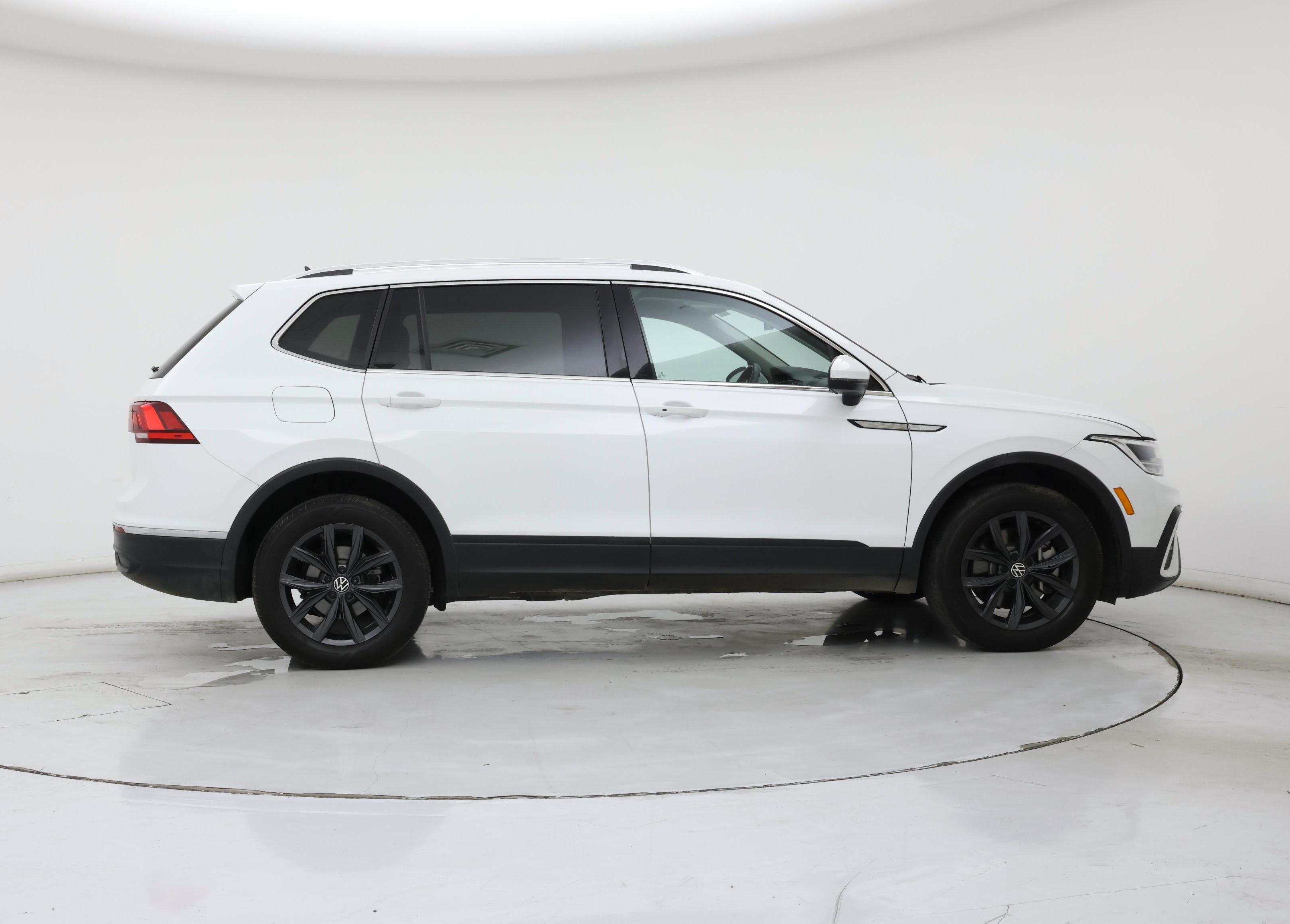 Thumbnail: 2024 Volkswagen Tiguan - 7