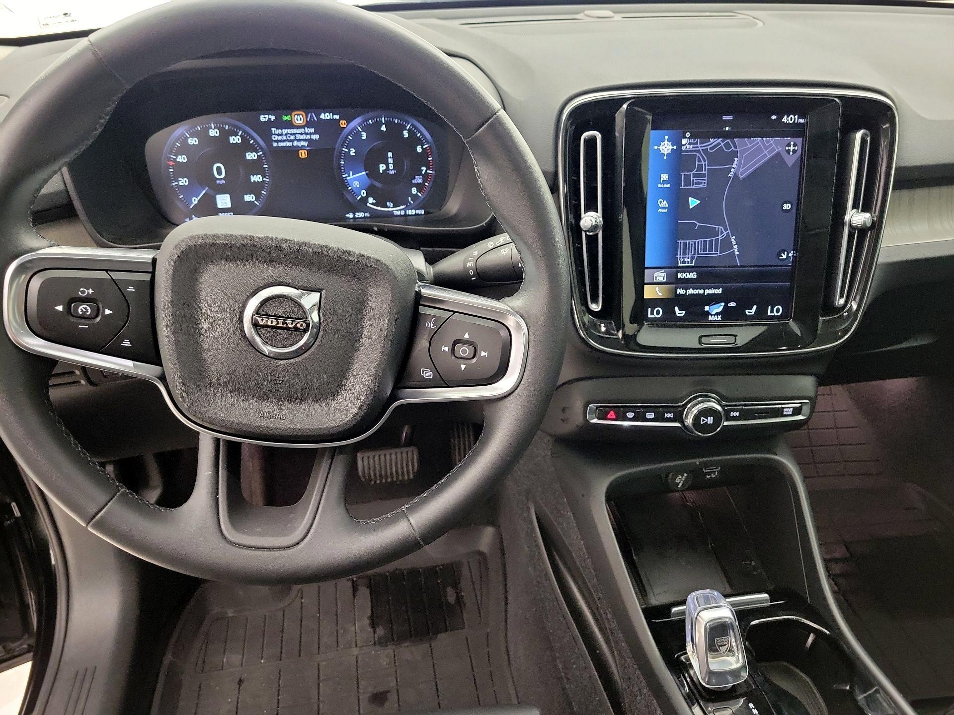 Thumbnail: 2022 Volvo XC40 - 9