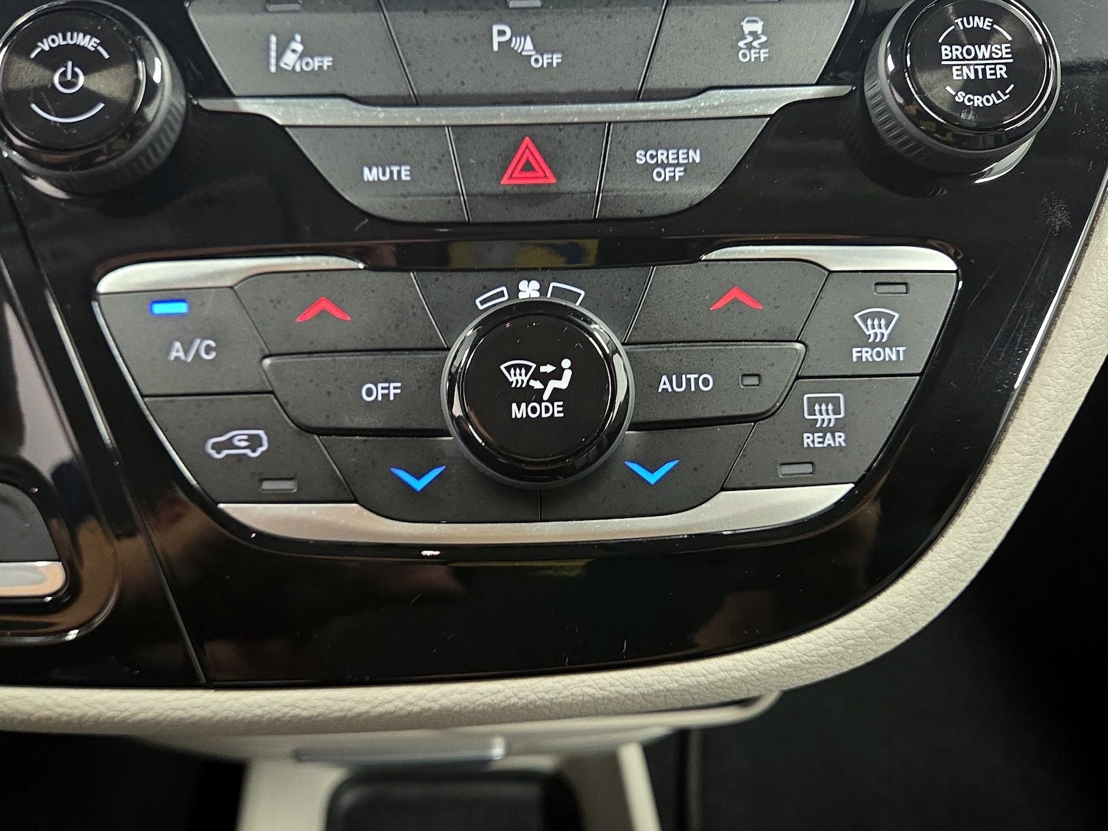 2024 Chrysler Pacifica PHEV Select - Photo 15