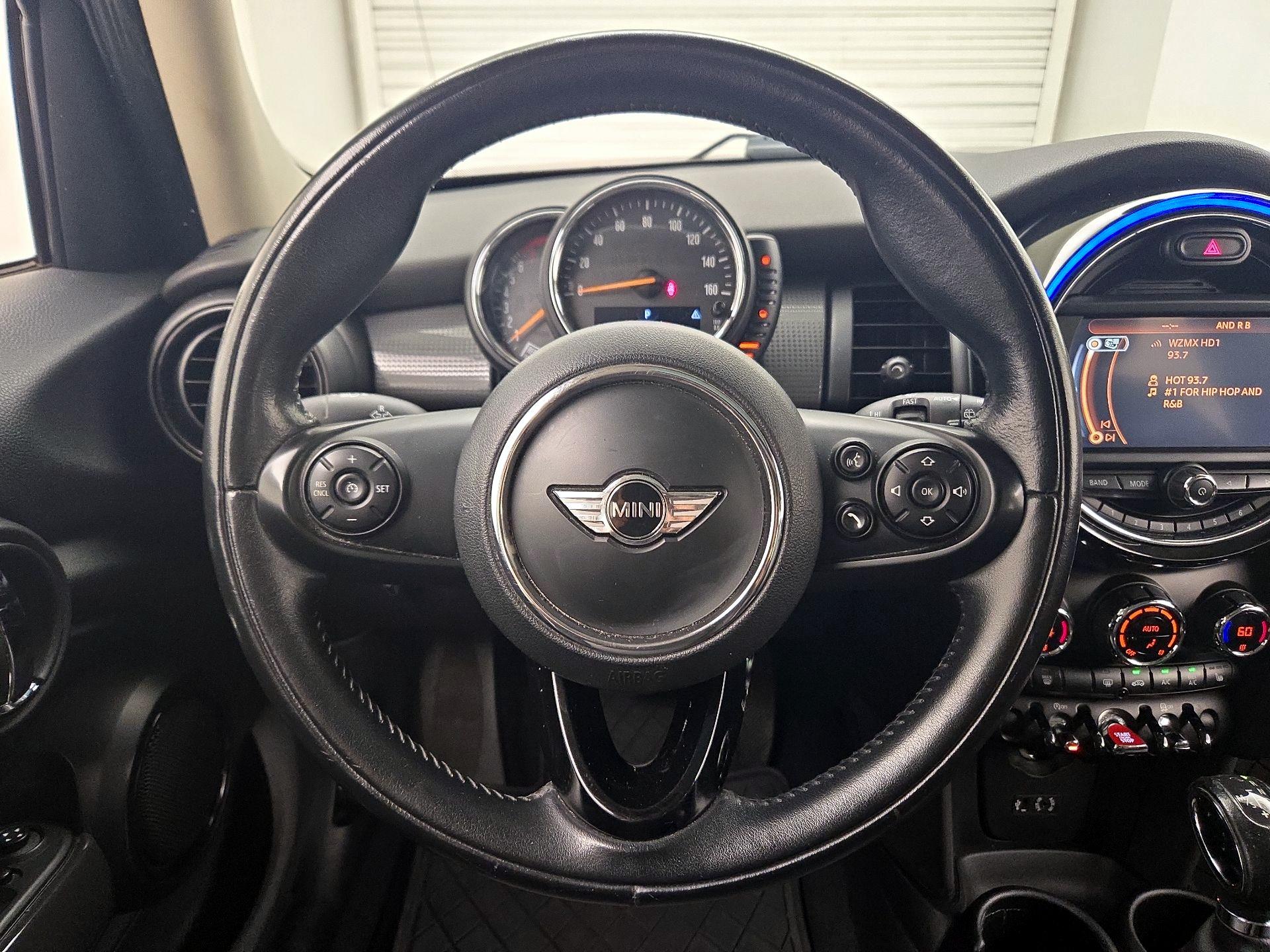 Thumbnail: 2017 MINI Cooper Hardtop - 10
