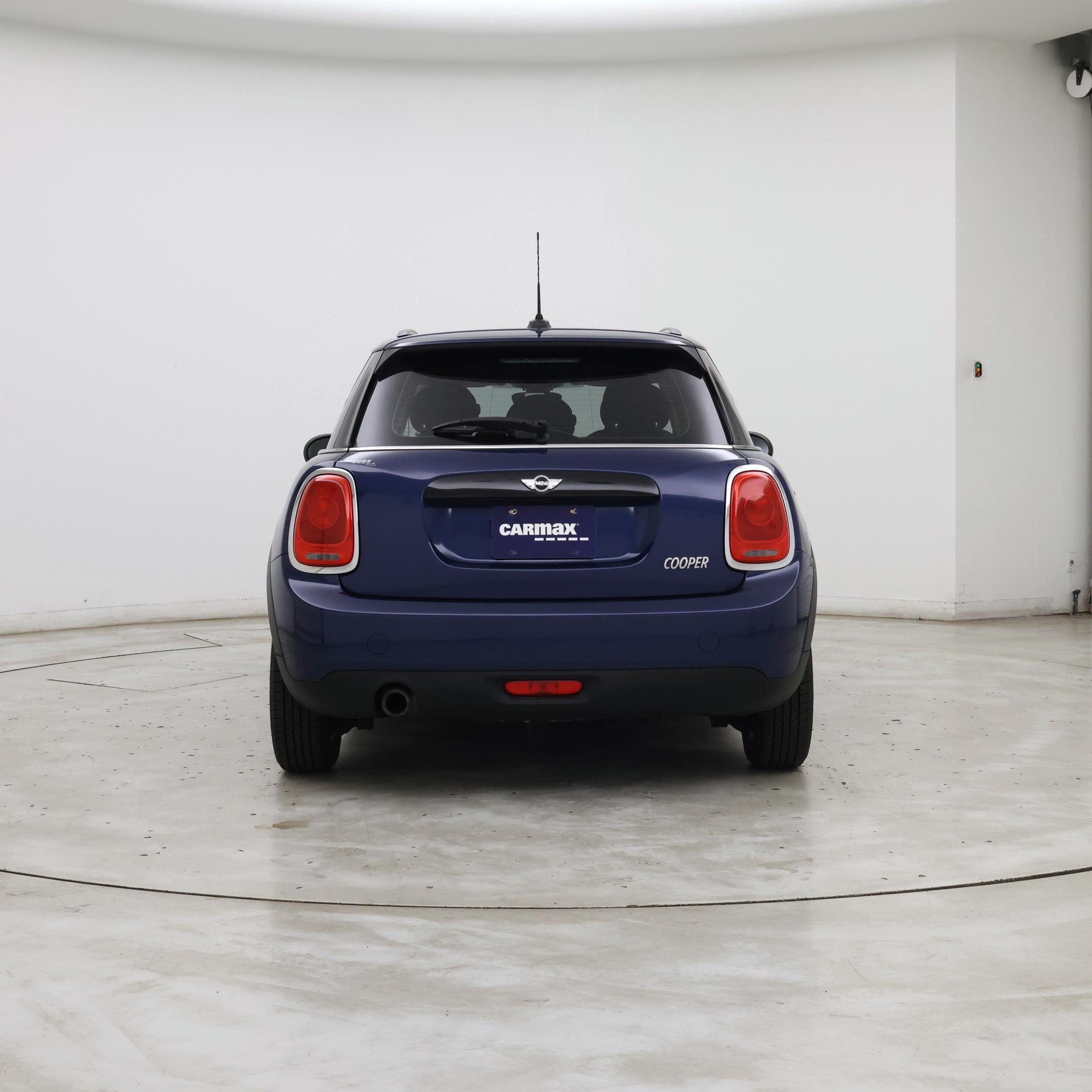 Thumbnail: 2017 MINI Cooper Hardtop - 6