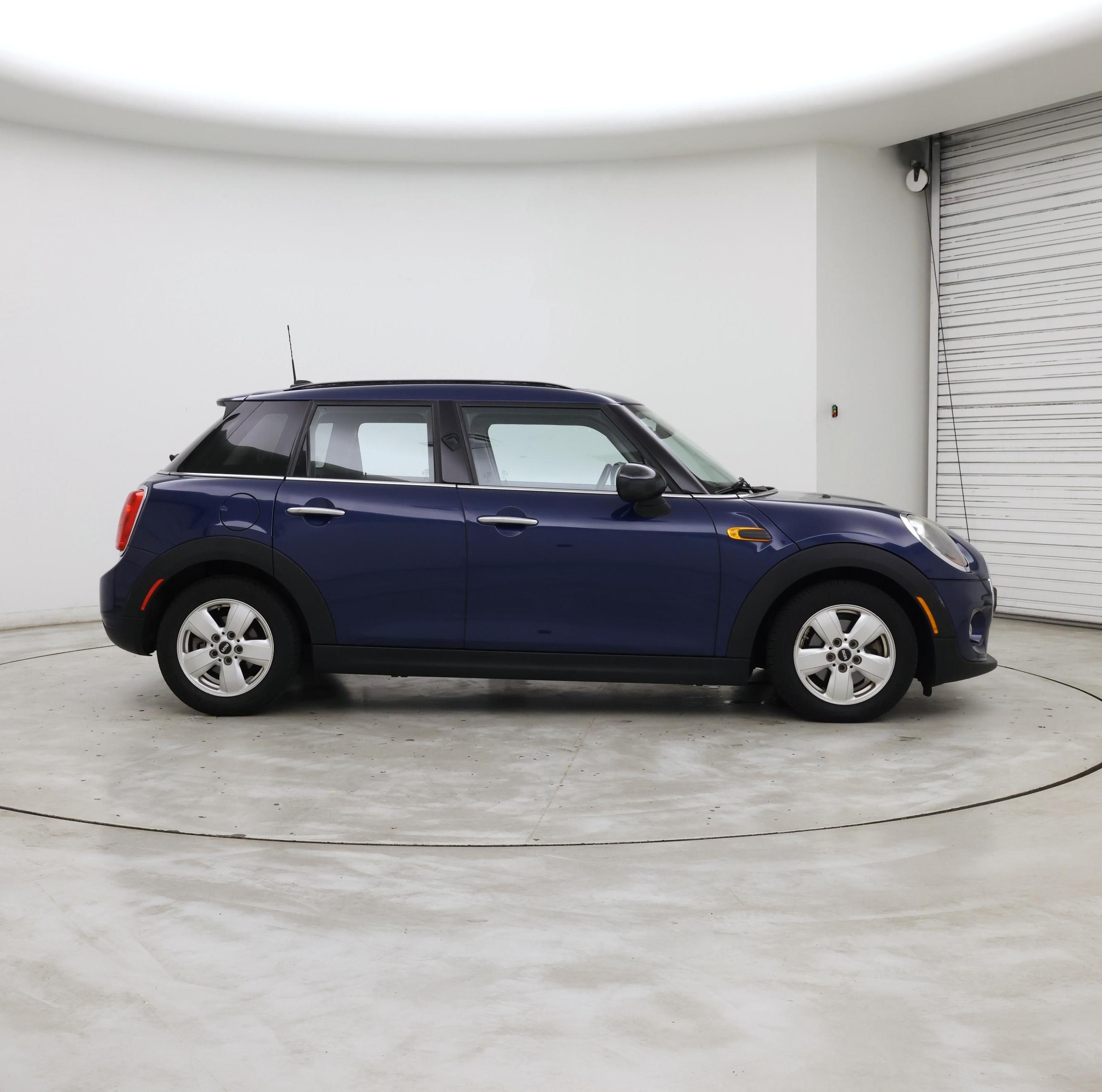 Thumbnail: 2017 MINI Cooper Hardtop - 7