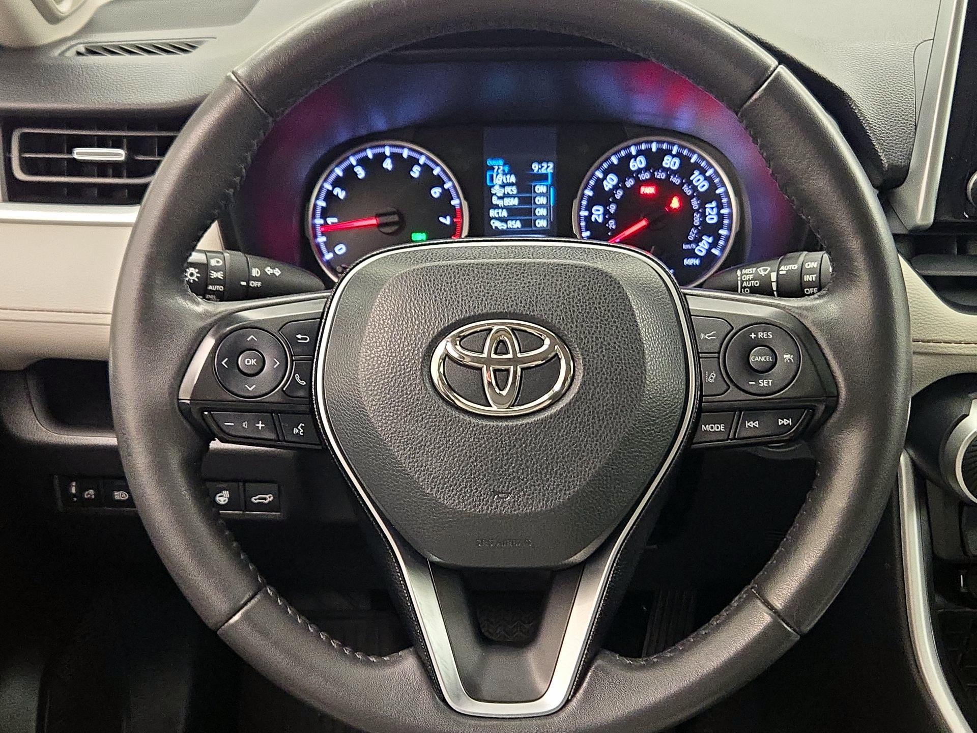 Thumbnail: 2021 Toyota RAV4 - 10