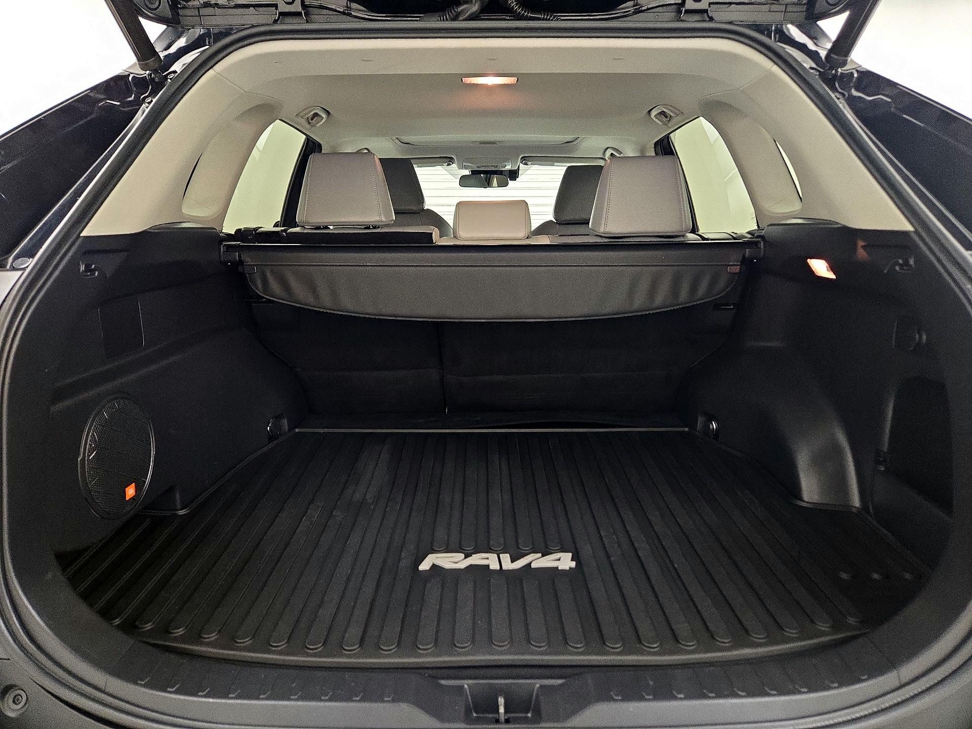 Thumbnail: 2021 Toyota RAV4 - 17