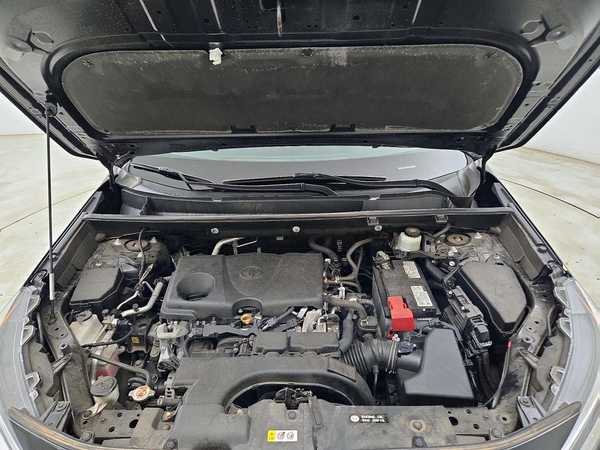 Thumbnail: 2021 Toyota RAV4 - 18
