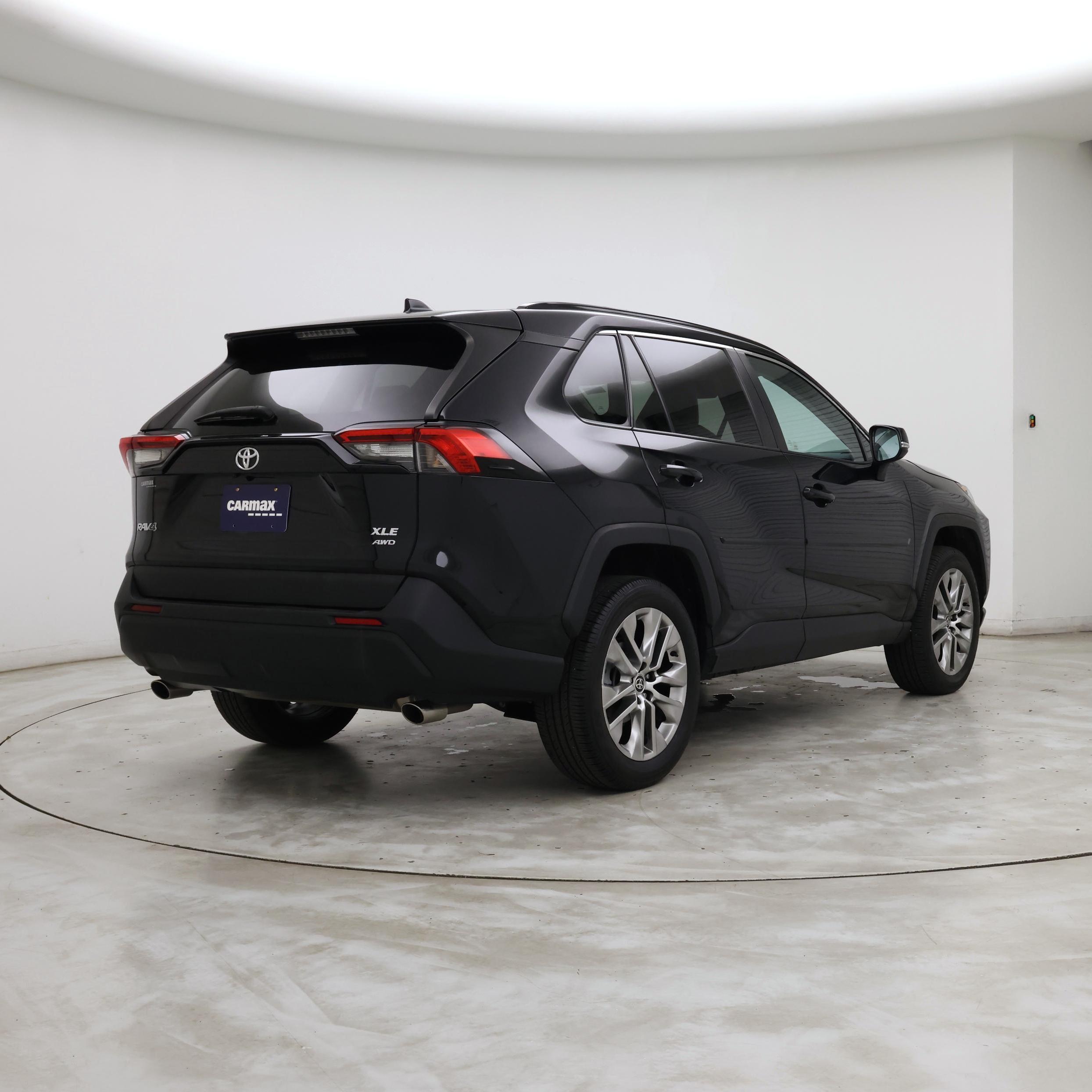 Thumbnail: 2021 Toyota RAV4 - 8