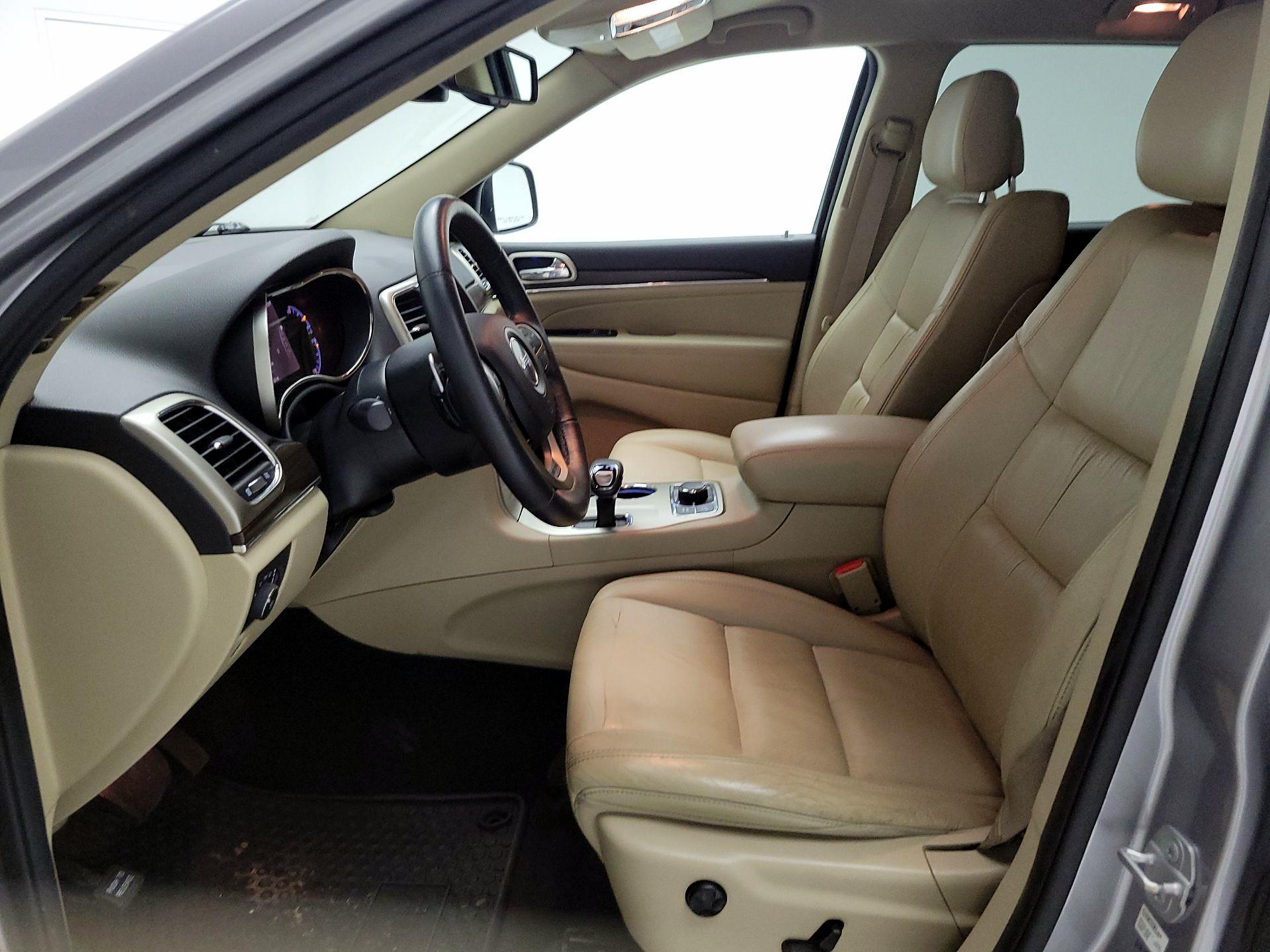 Thumbnail: 2015 Jeep Grand Cherokee - 11