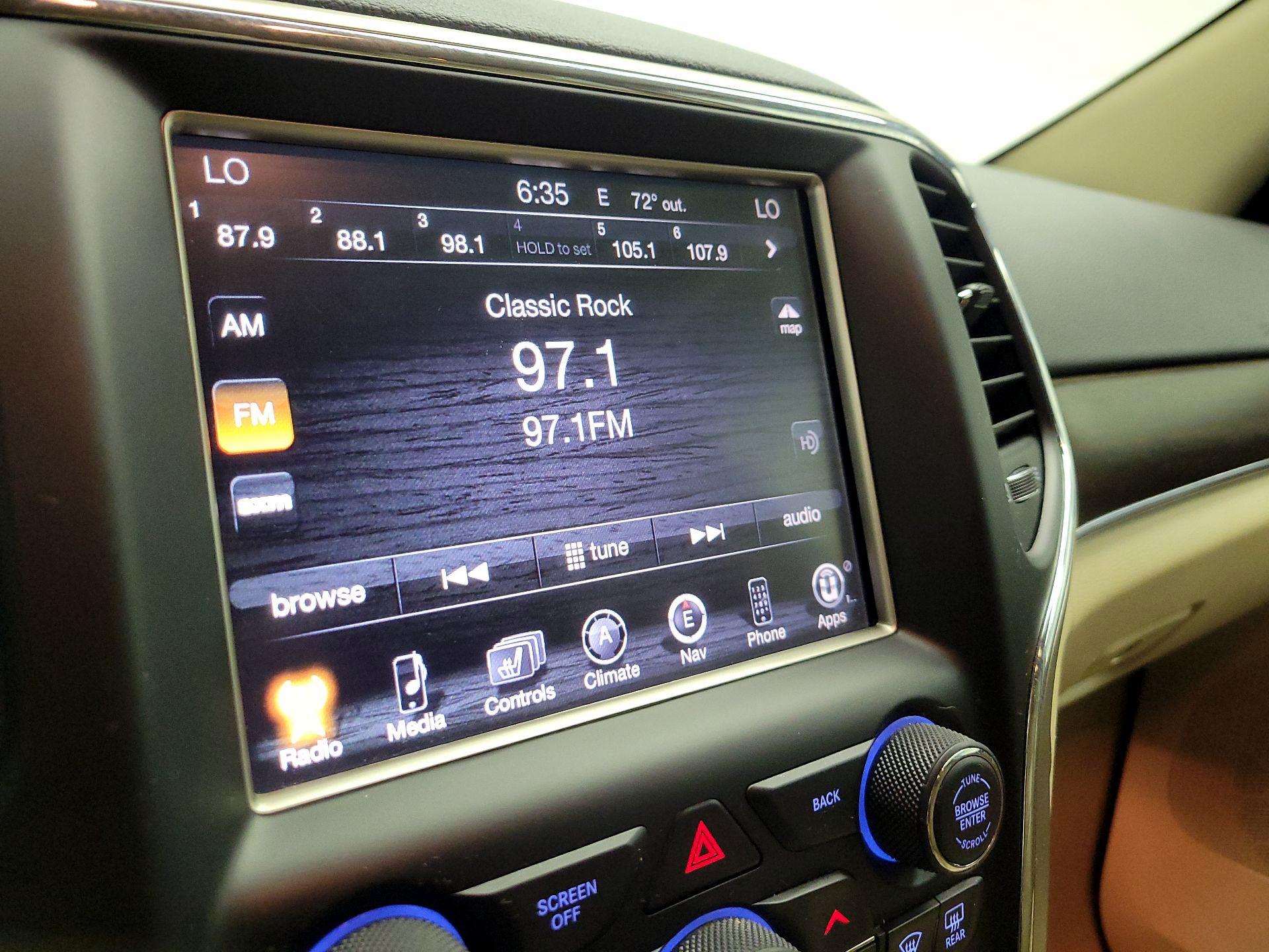 Thumbnail: 2015 Jeep Grand Cherokee - 13