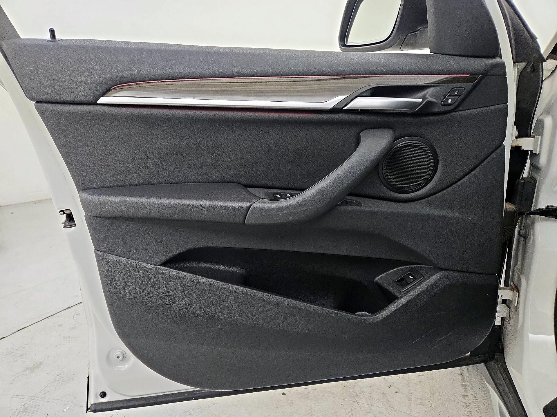 Thumbnail: 2022 BMW X1 - 12