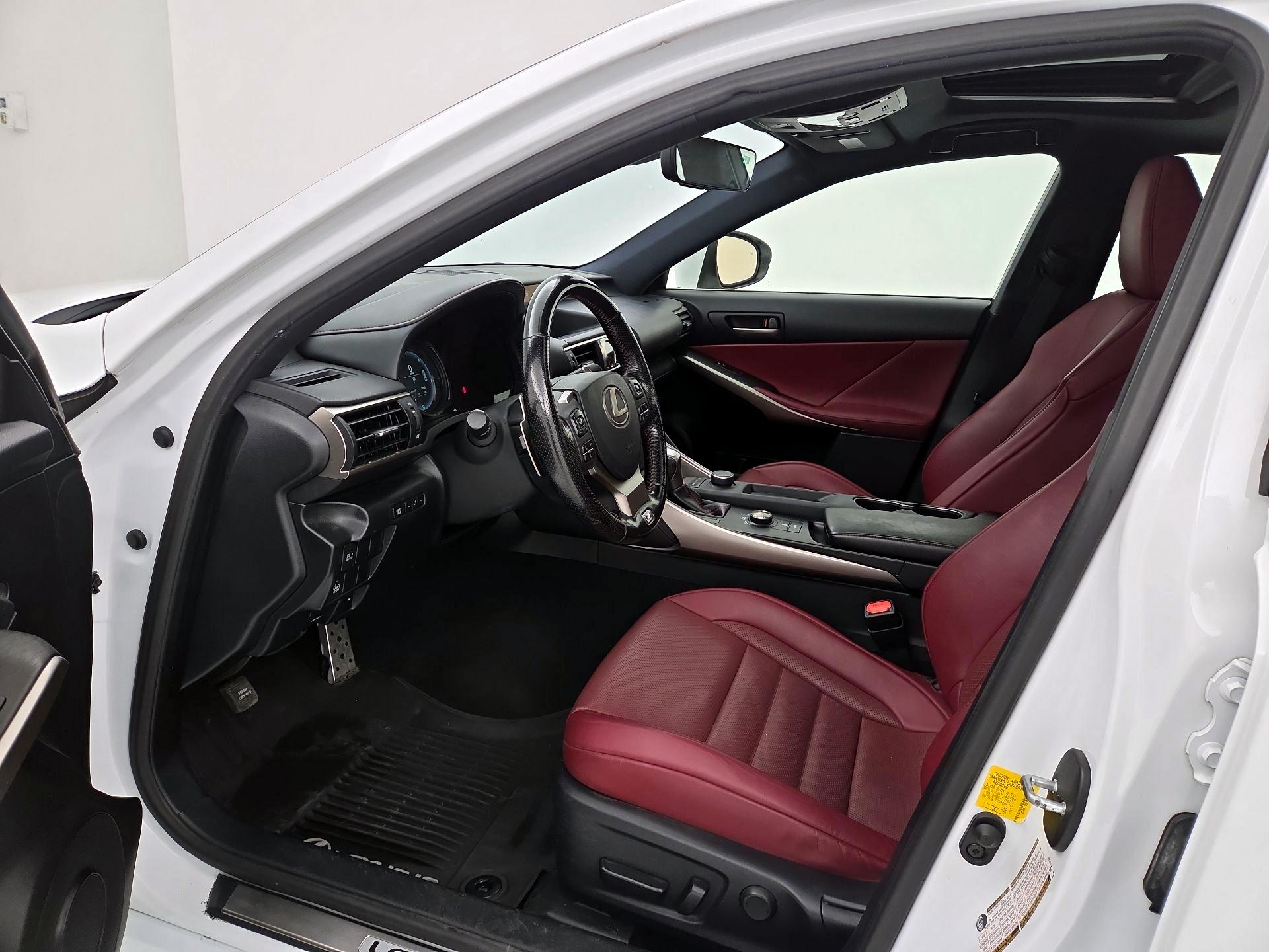 Thumbnail: 2019 Lexus IS - 11