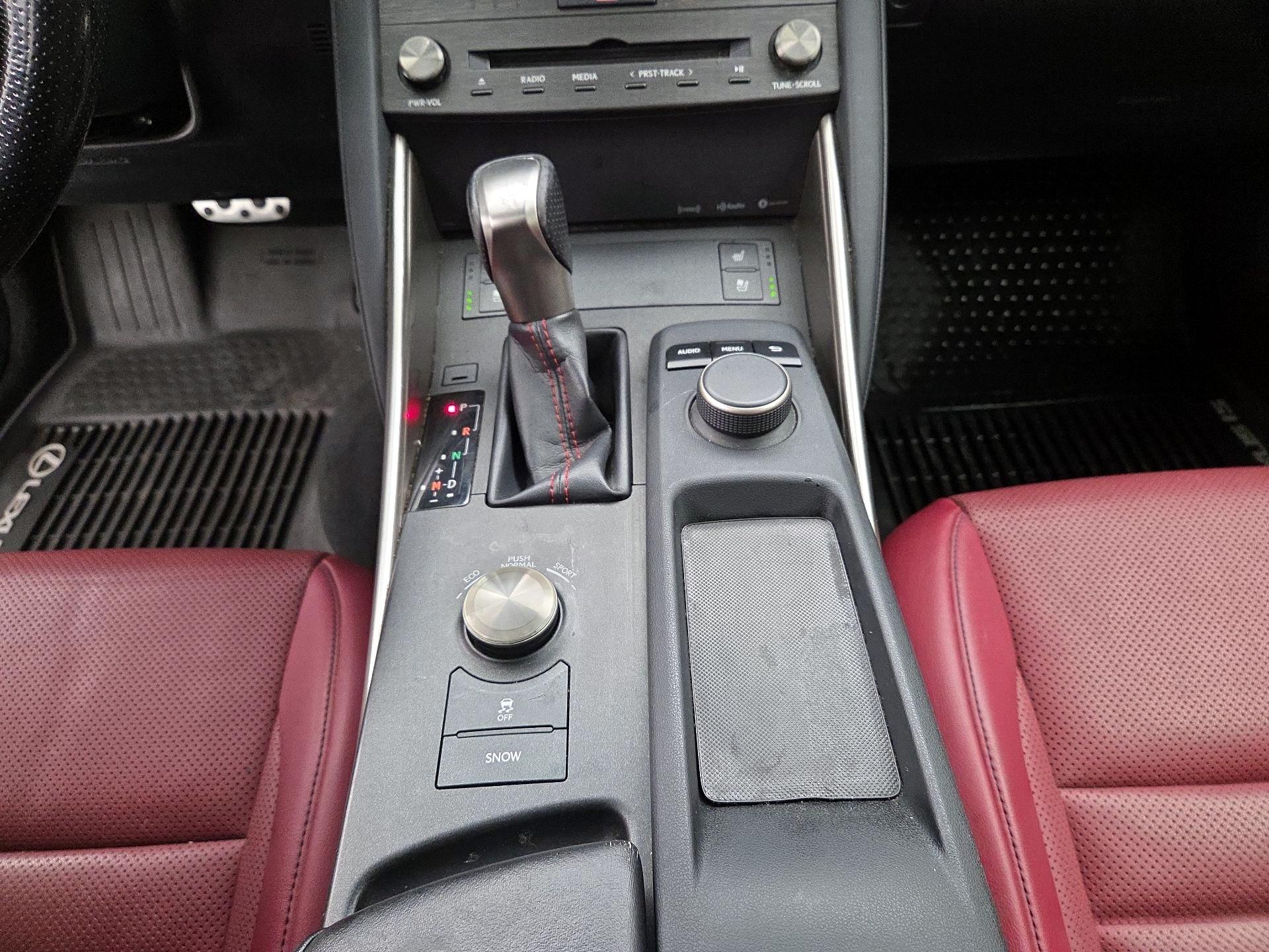 Thumbnail: 2019 Lexus IS - 17